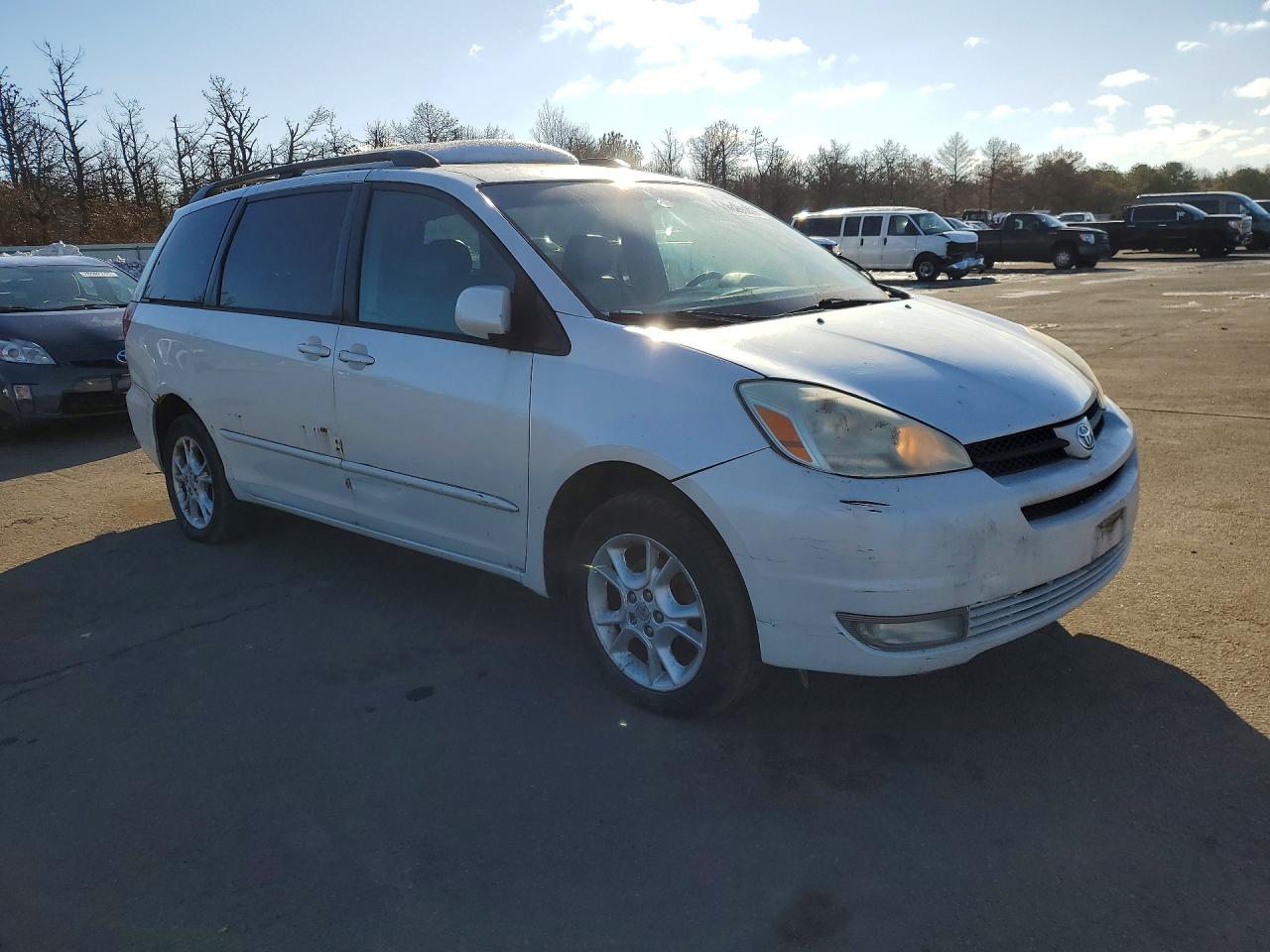 2005 Toyota Sienna Белый vin: 5TDBA22C15S053190