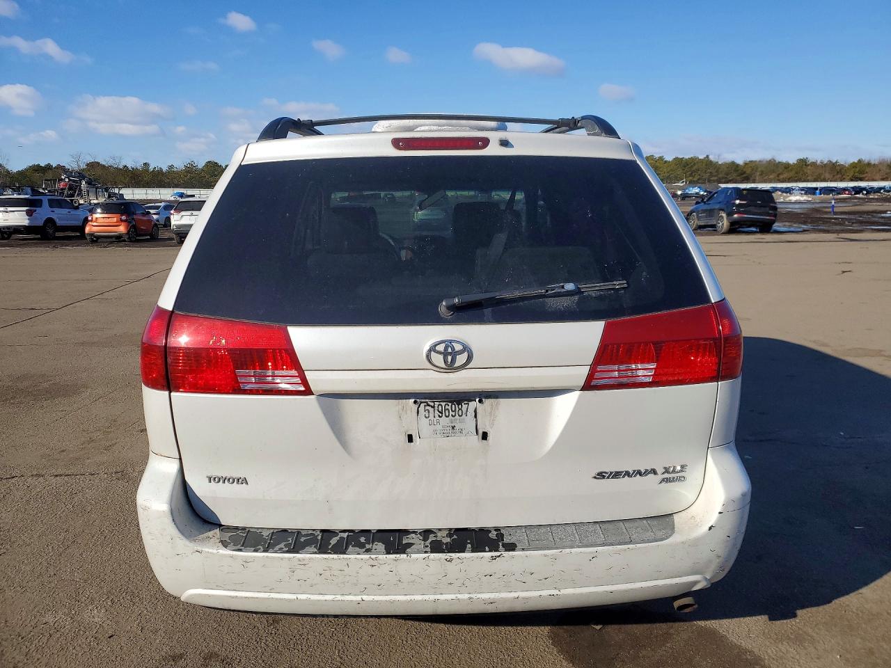2005 Toyota Sienna Белый vin: 5TDBA22C15S053190