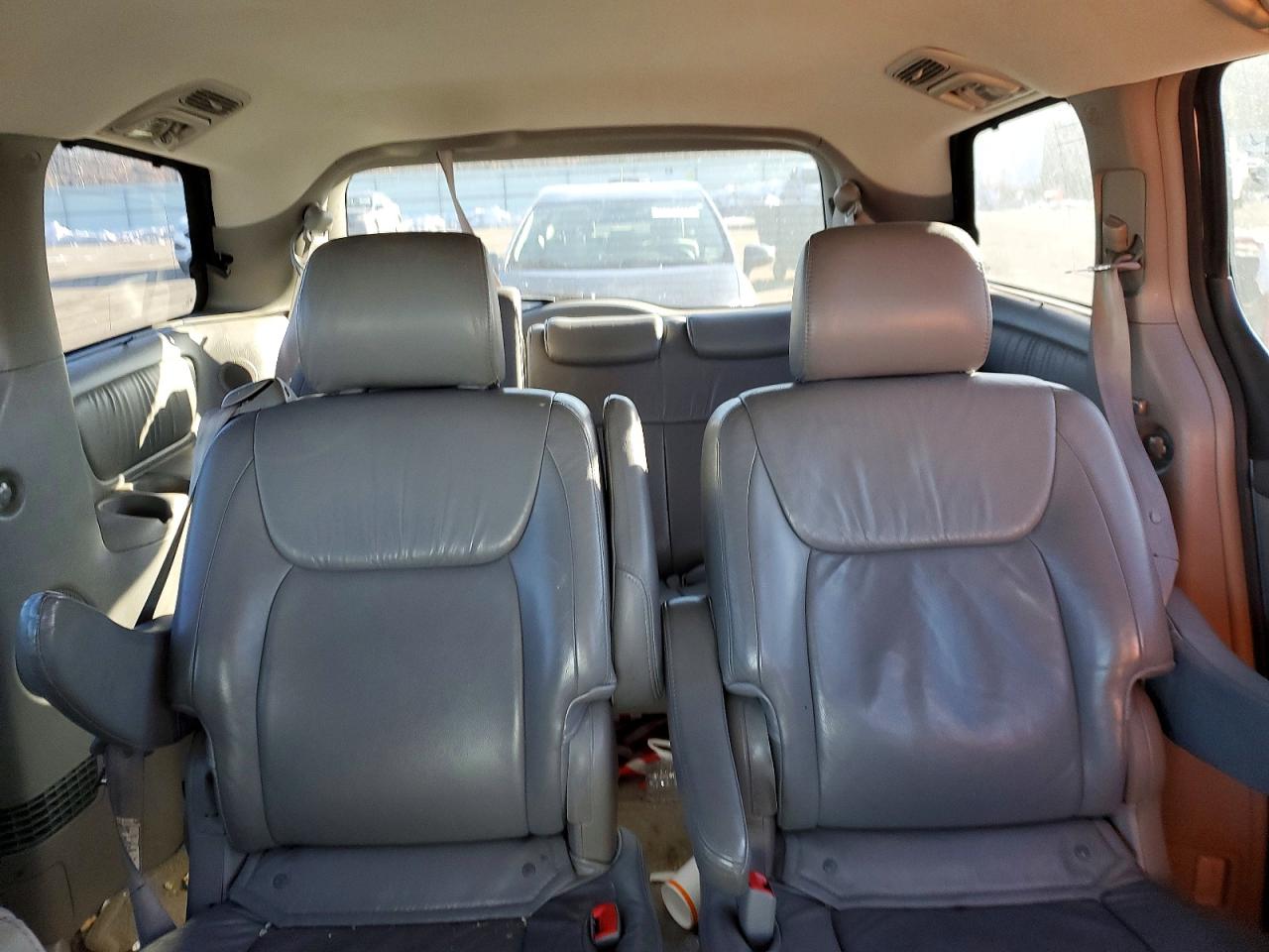 2005 Toyota Sienna Белый vin: 5TDBA22C15S053190