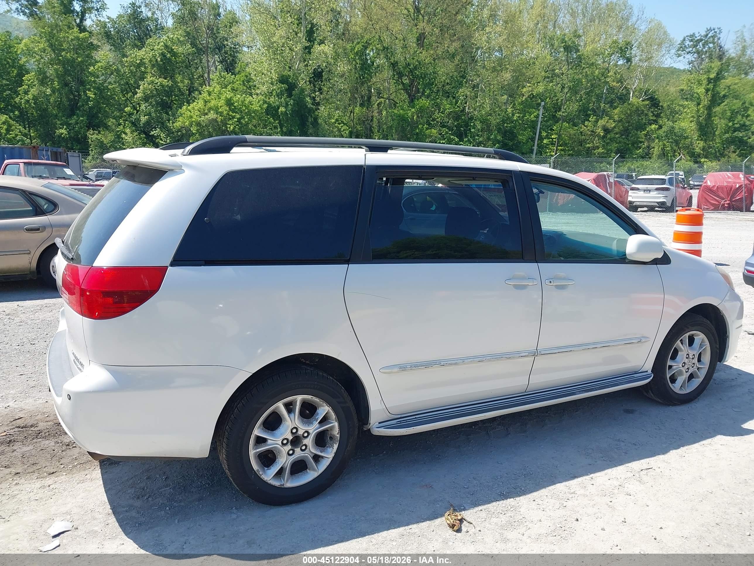 2004 Toyota Sienna Xle Limited White vin: 5TDBA22C24S008693