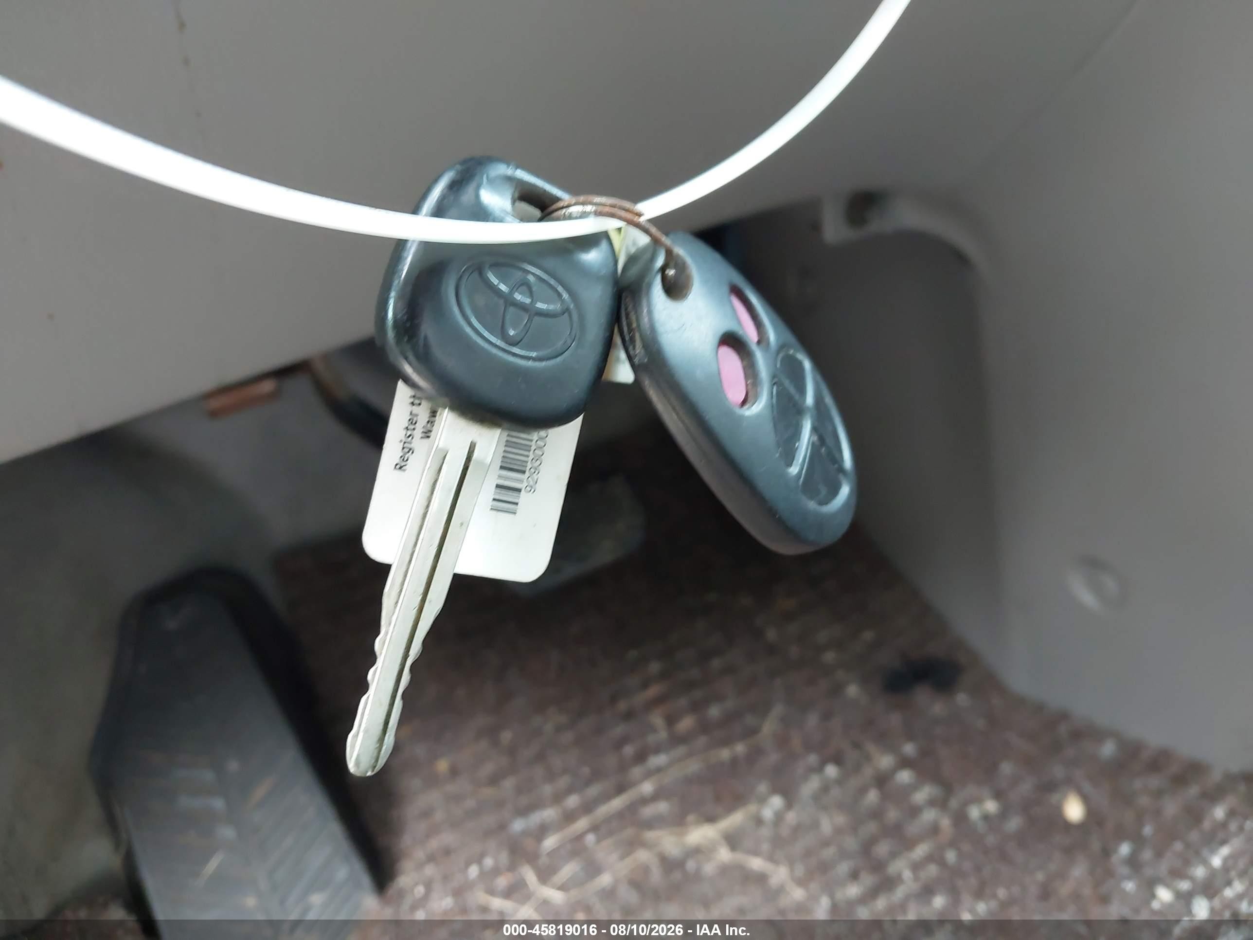 2004 Toyota Sienna Xle/xle Limited White vin: 5TDBA22C24S019046