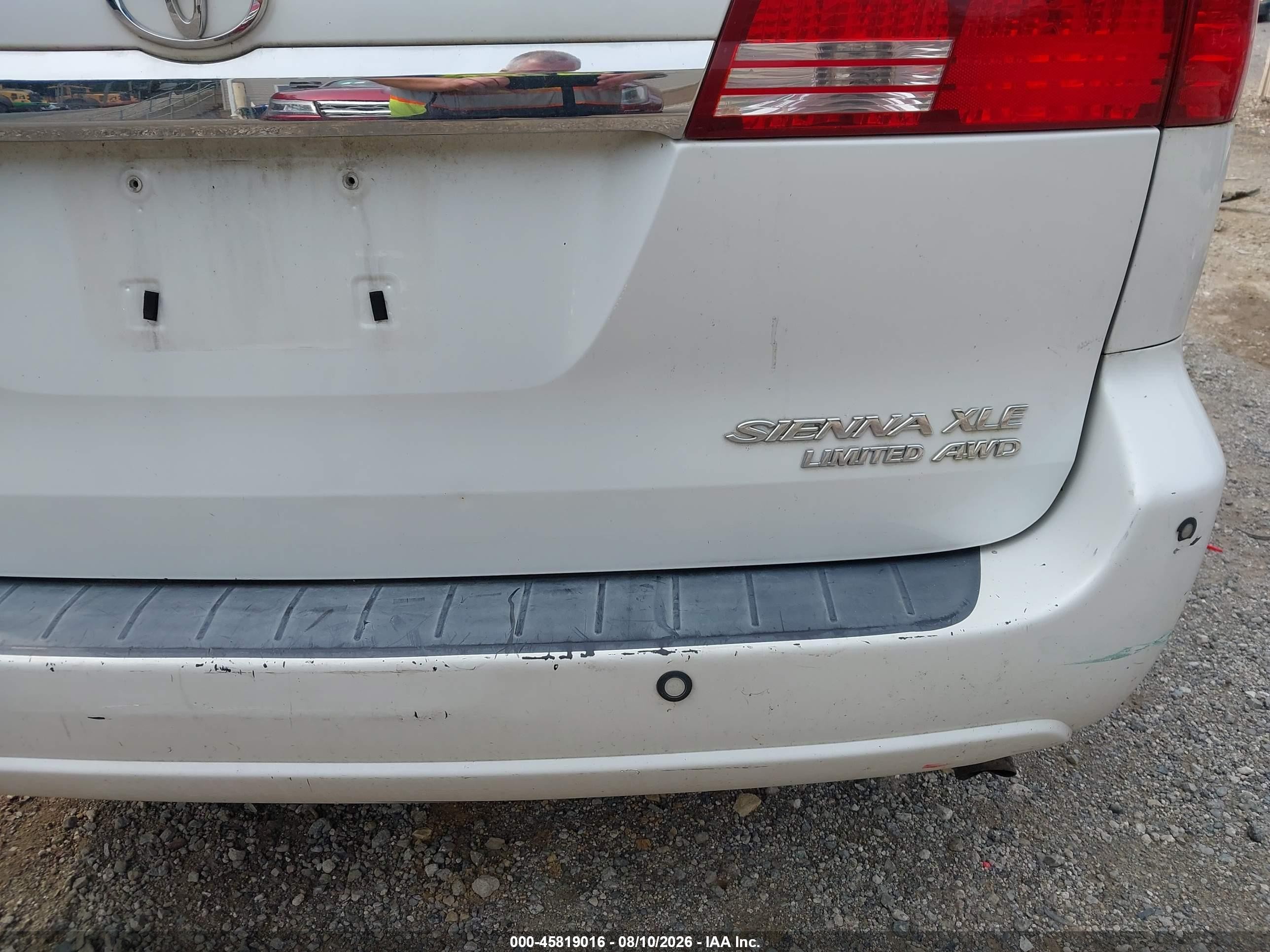 2004 Toyota Sienna Xle/xle Limited White vin: 5TDBA22C24S019046