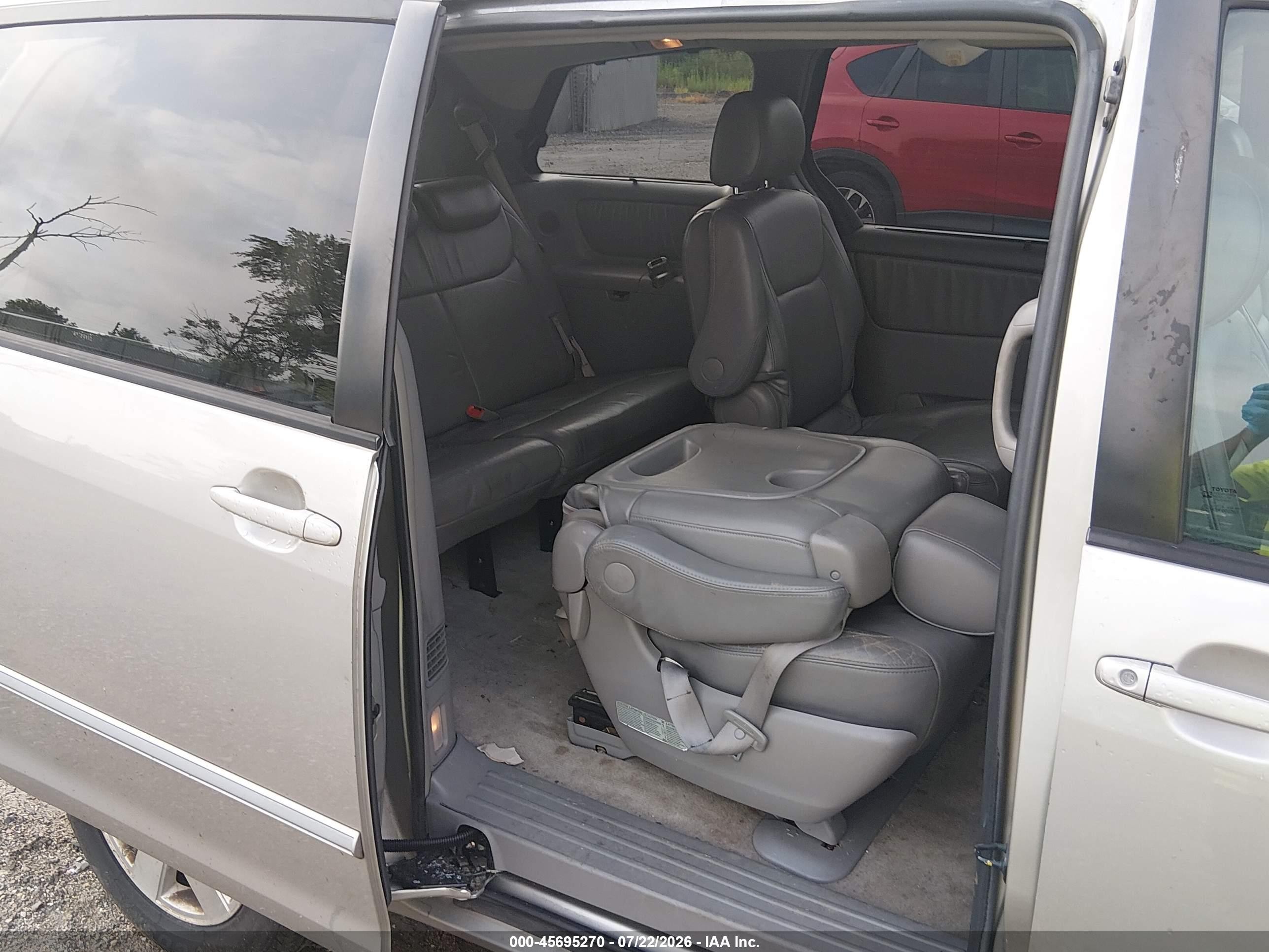 2005 Toyota Sienna Xle Limited Champagne vin: 5TDBA22C25S039296