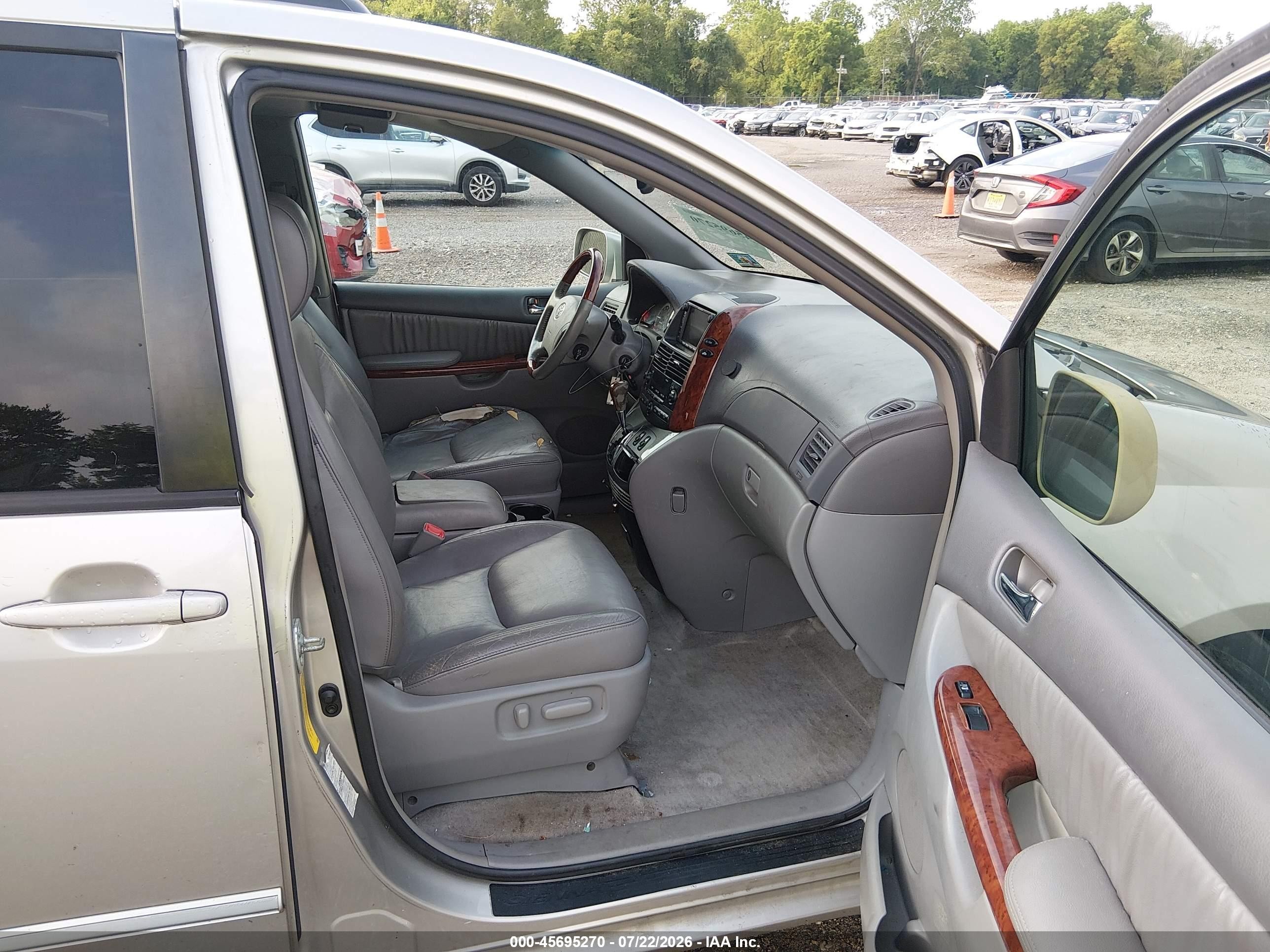 2005 Toyota Sienna Xle Limited Champagne vin: 5TDBA22C25S039296