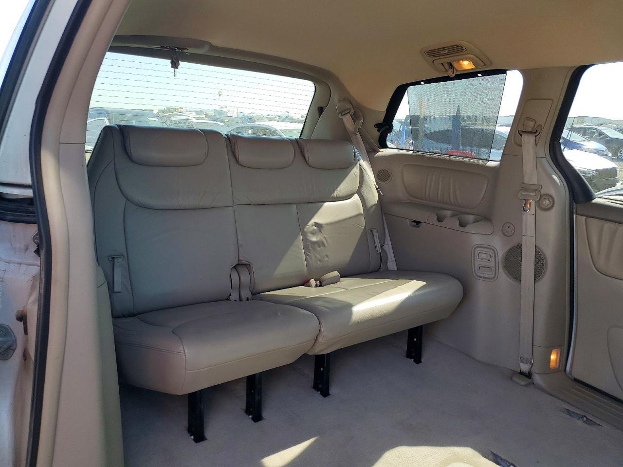 2004 Toyota Sienna Xle Limited 7 Passenger White vin: 5TDBA22C34S009173