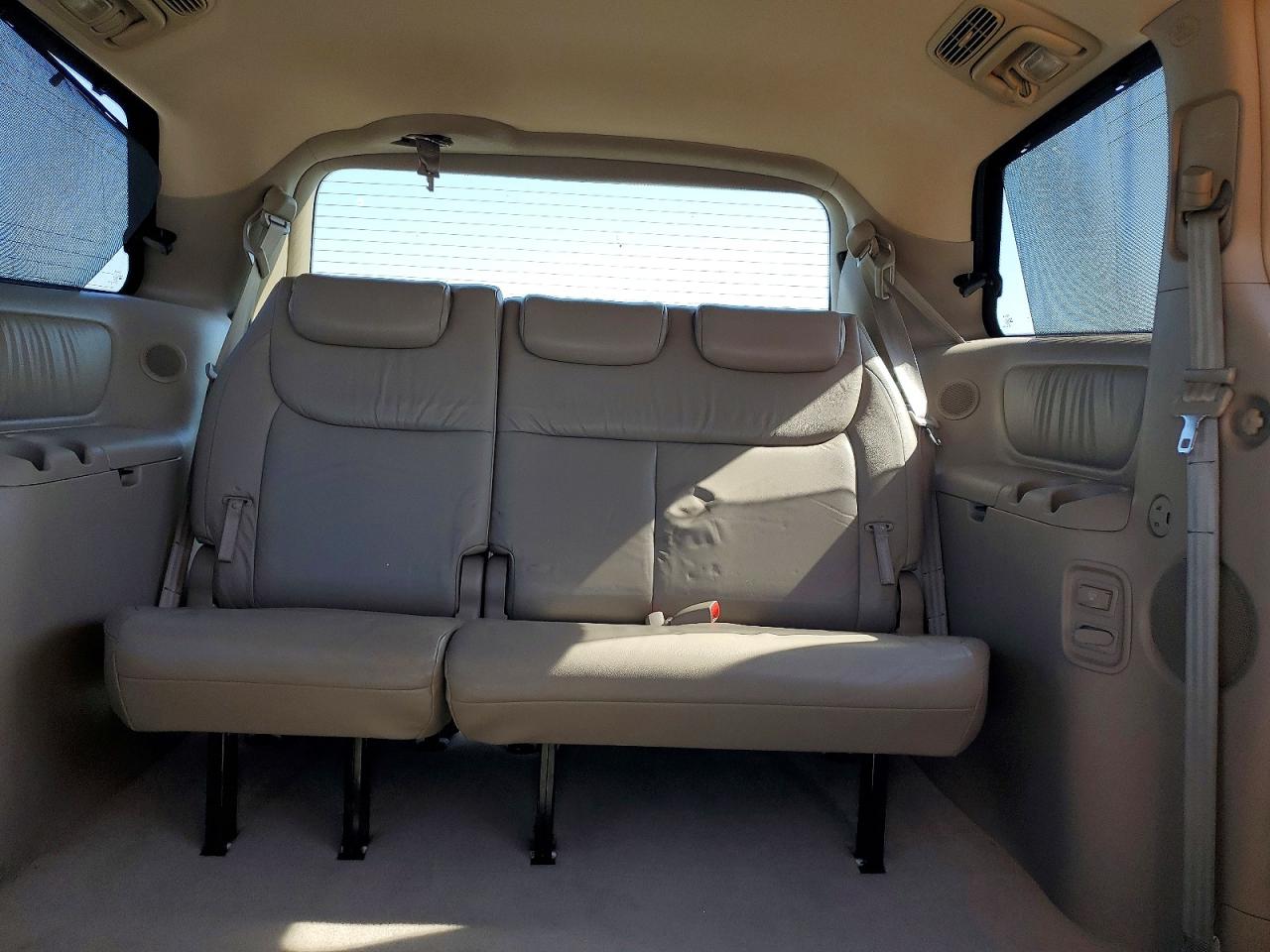 2004 Toyota Sienna Xle Limited 7 Passenger White vin: 5TDBA22C34S009173