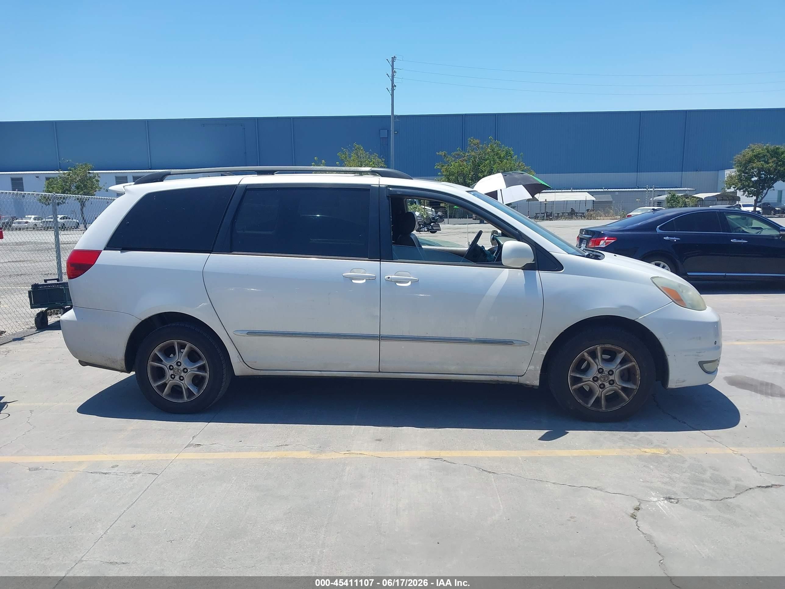 2004 Toyota Sienna Xle Limited White vin: 5TDBA22C34S010288