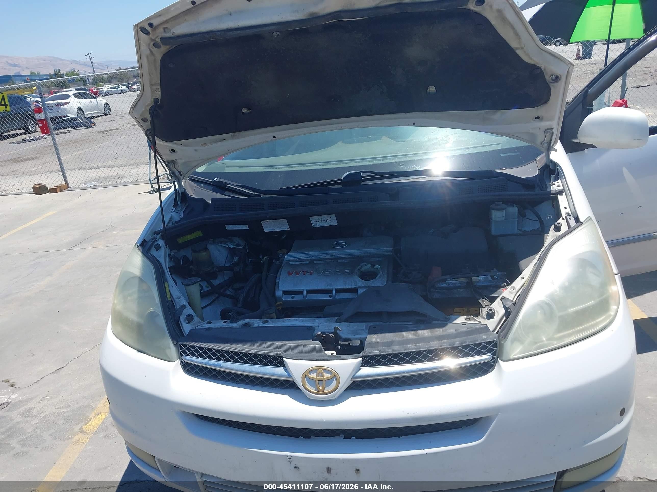 2004 Toyota Sienna Xle Limited White vin: 5TDBA22C34S010288