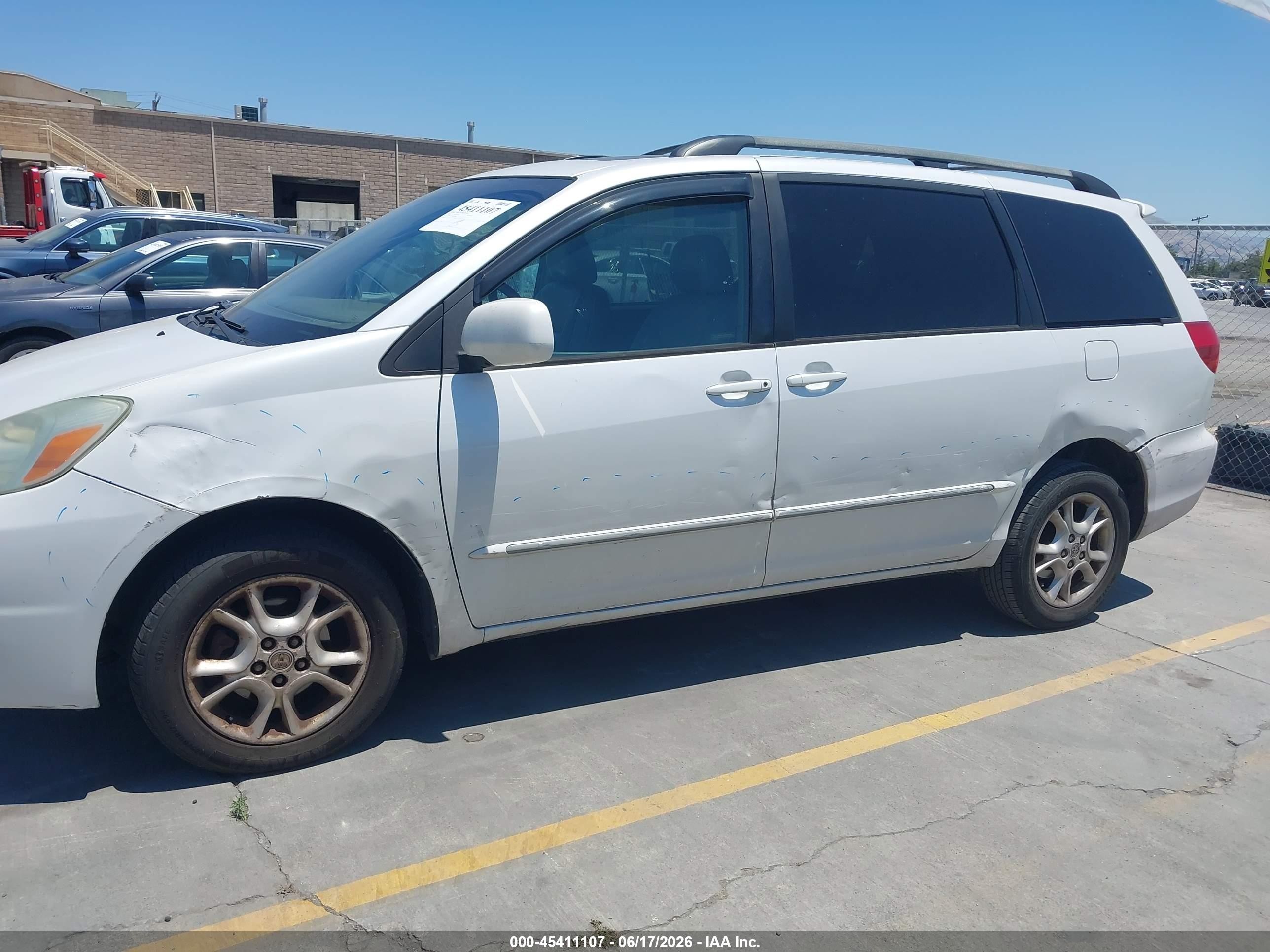 2004 Toyota Sienna Xle Limited White vin: 5TDBA22C34S010288