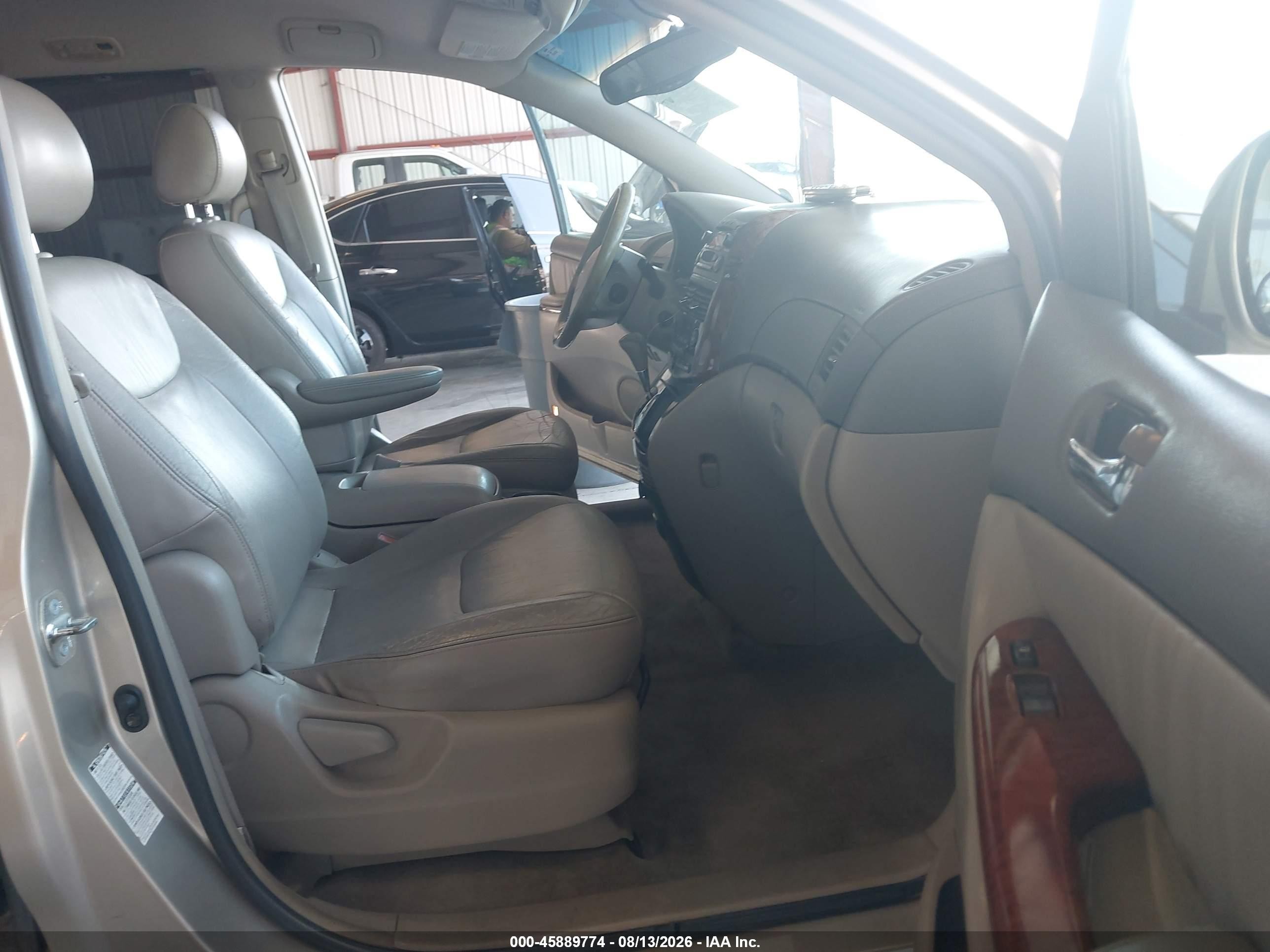 2004 Toyota Sienna Xle Gold vin: 5TDBA22C34S013417