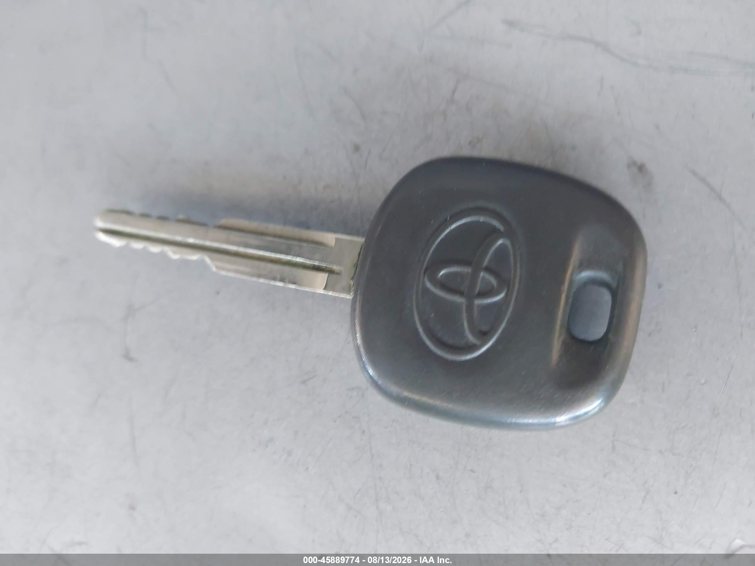 2004 Toyota Sienna Xle Gold vin: 5TDBA22C34S013417