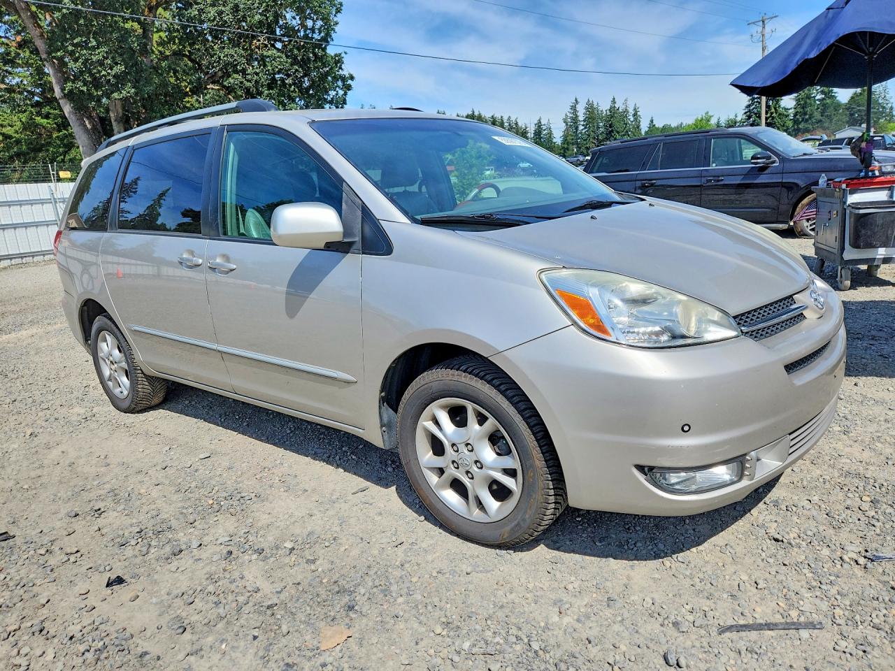 2004 Toyota Sienna Xle Limited 7 Passenger Silver vin: 5TDBA22C34S020111
