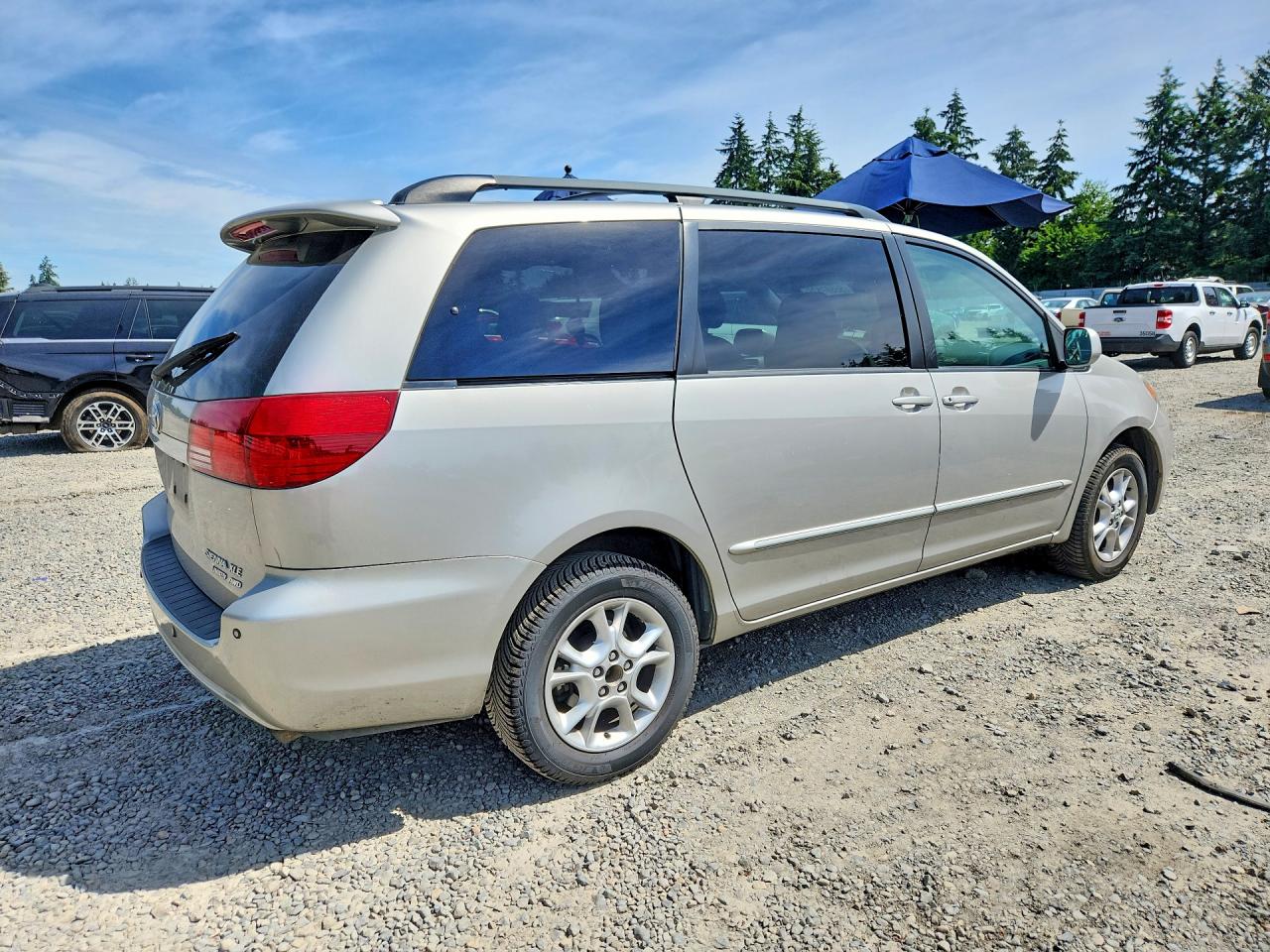 2004 Toyota Sienna Xle Limited 7 Passenger Silver vin: 5TDBA22C34S020111