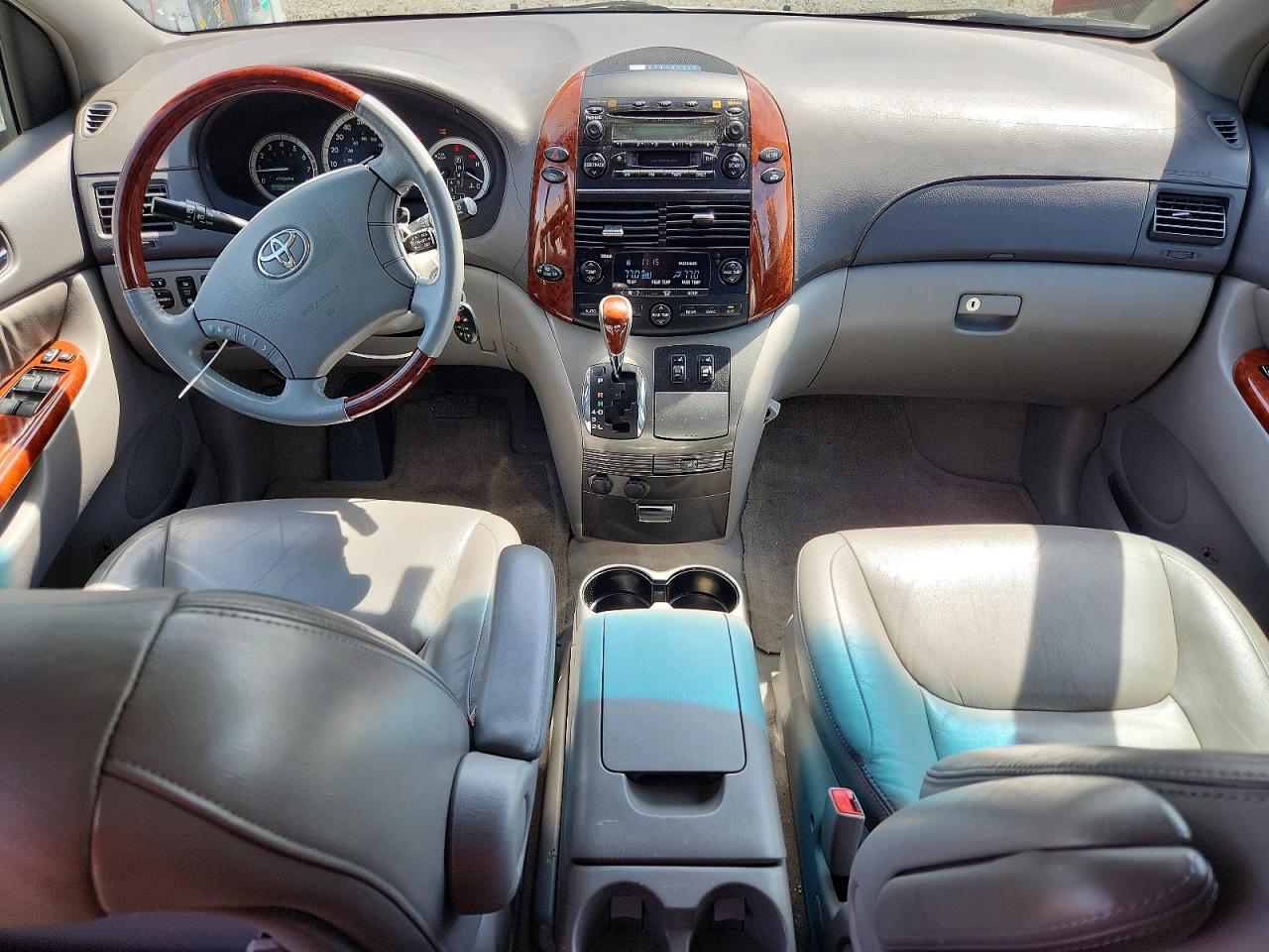 2004 Toyota Sienna Xle Limited 7 Passenger Silver vin: 5TDBA22C34S020111