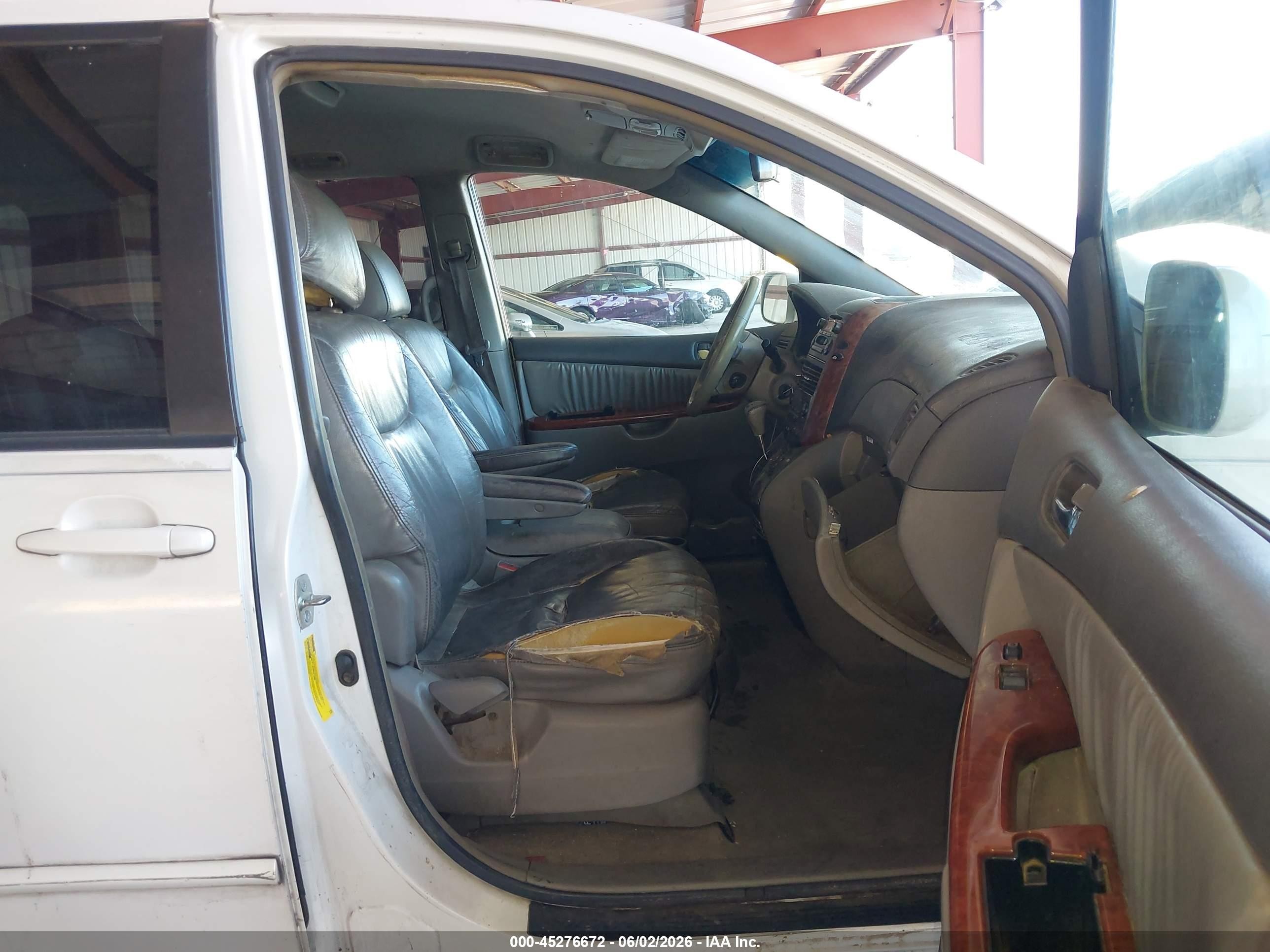 2004 Toyota Sienna Xle White vin: 5TDBA22C34S020299