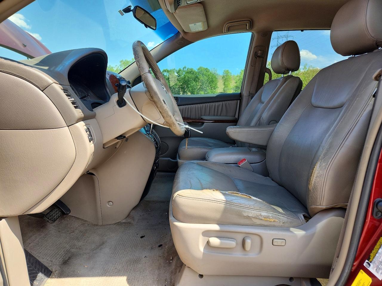2005 Toyota Sienna Xle 7 Passenger Burgundy vin: 5TDBA22C35S029229