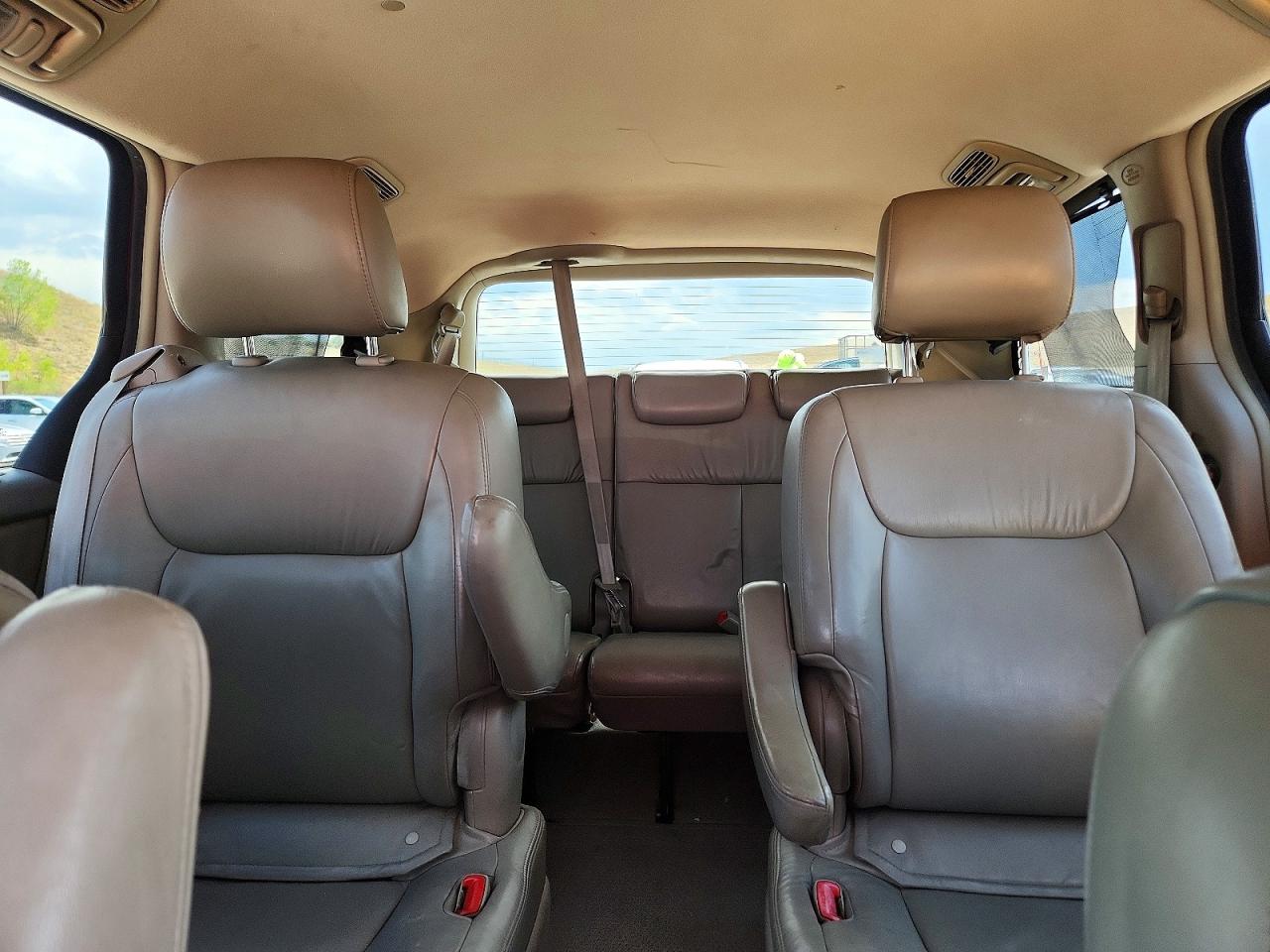 2005 Toyota Sienna Xle 7 Passenger Burgundy vin: 5TDBA22C35S029229