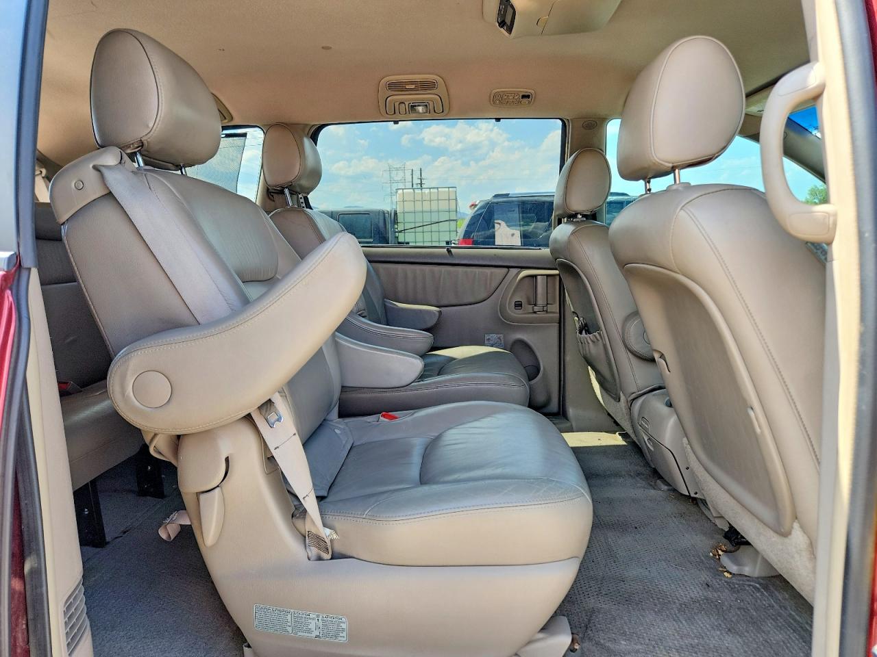 2005 Toyota Sienna Xle 7 Passenger Burgundy vin: 5TDBA22C35S029229