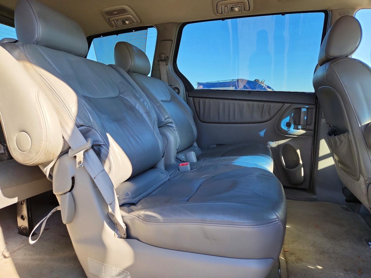 2005 Toyota Sienna Xle 7 Passenger Серебряный vin: 5TDBA22C35S051506
