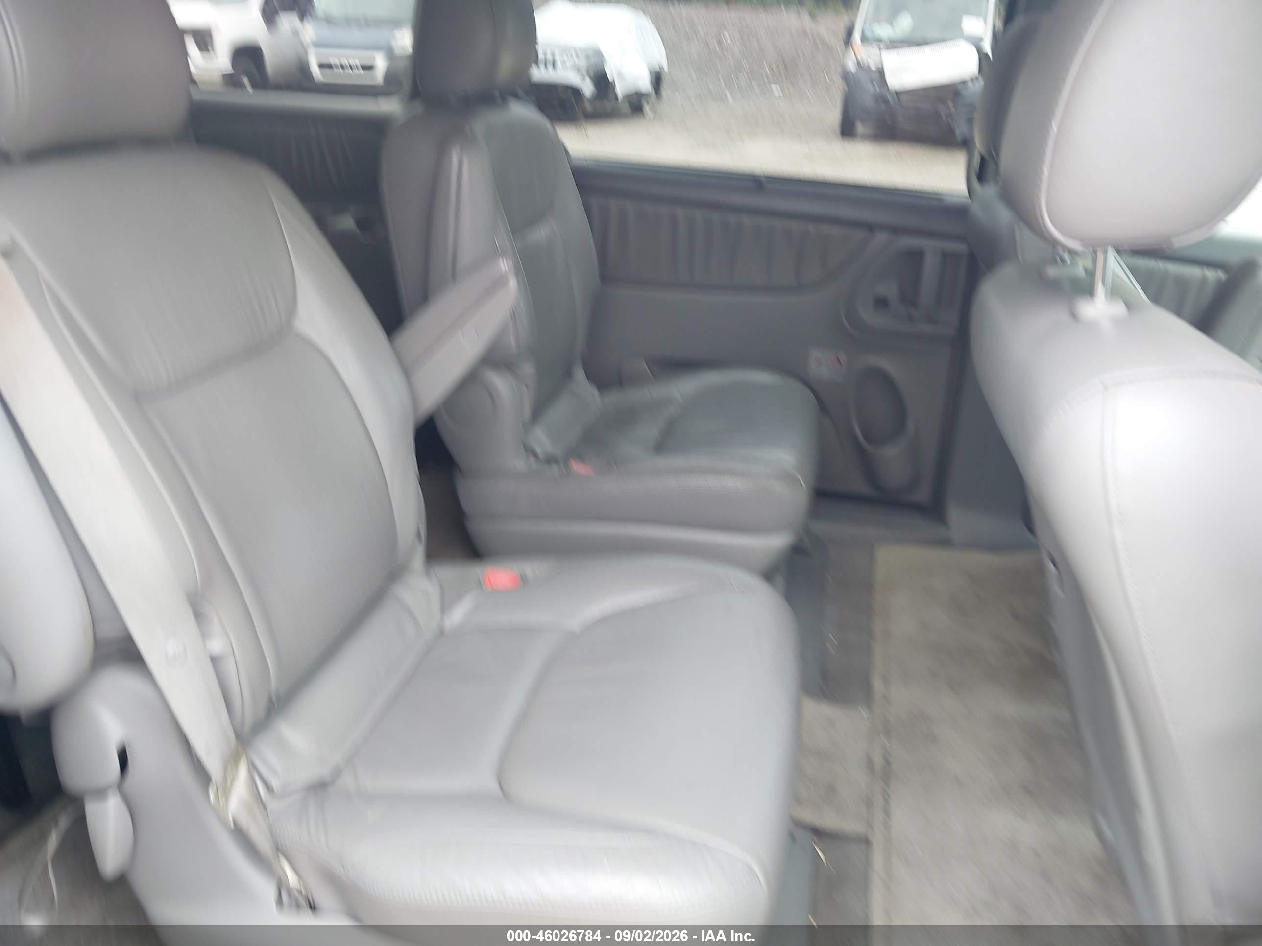 2004 Toyota Sienna Xle Limited Silver vin: 5TDBA22C44S003365