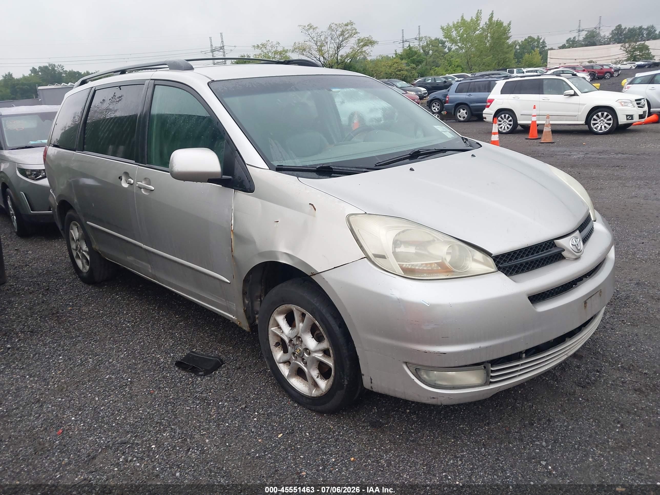 2004 Toyota Sienna Xle Silver vin: 5TDBA22C44S011420