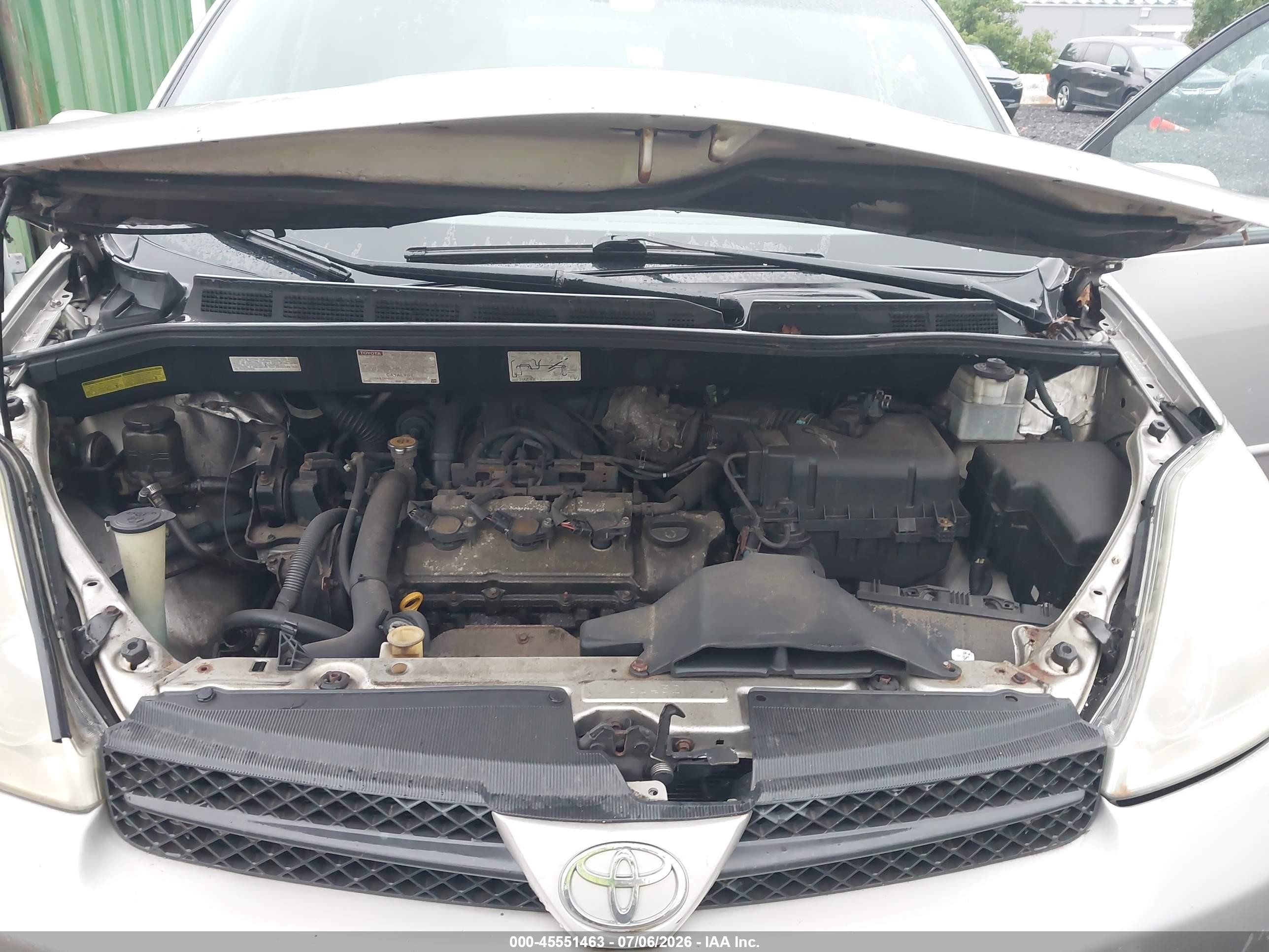 2004 Toyota Sienna Xle Silver vin: 5TDBA22C44S011420
