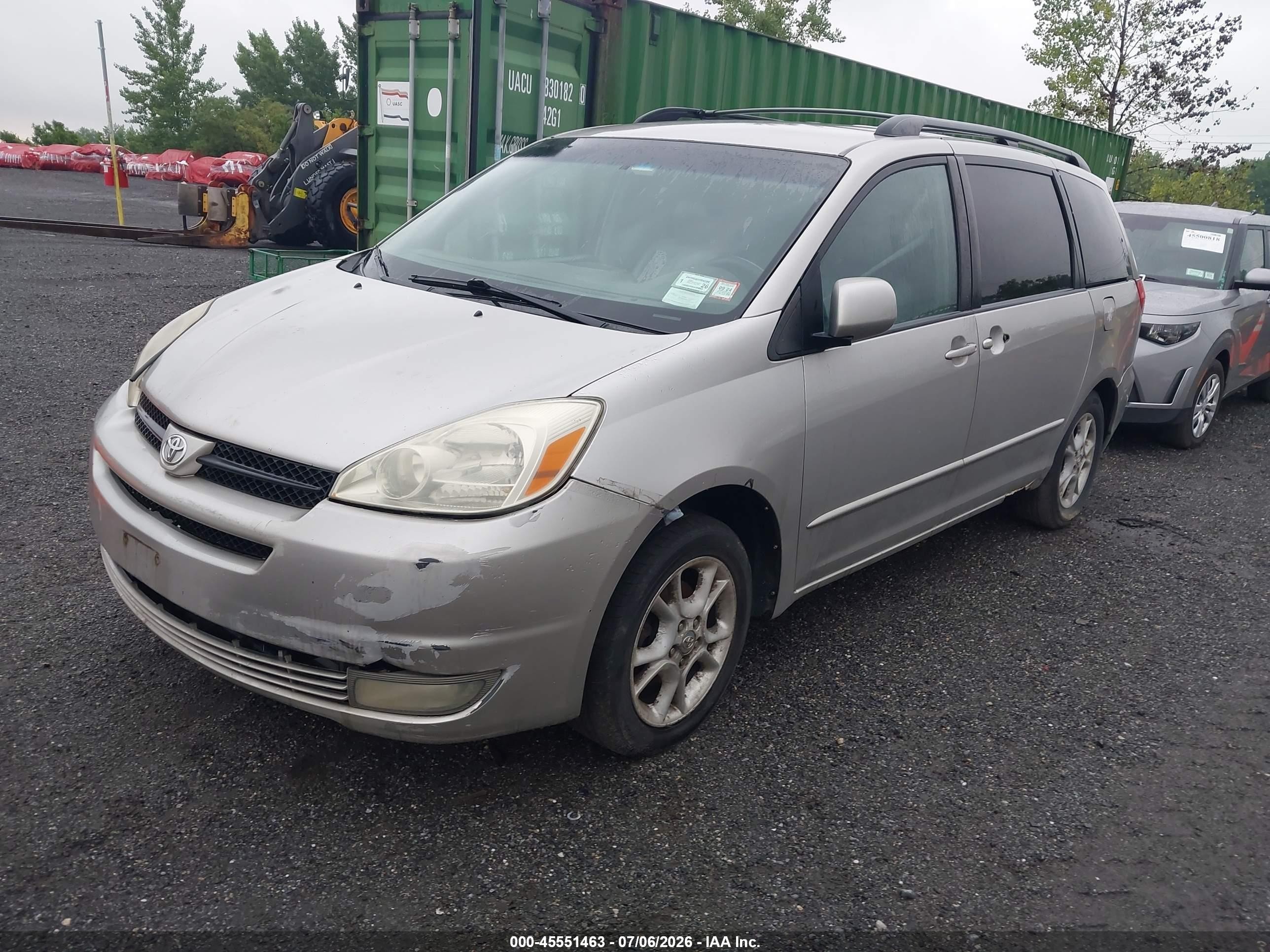 2004 Toyota Sienna Xle Silver vin: 5TDBA22C44S011420