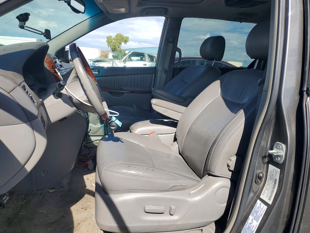 2004 Toyota Sienna Xle Limited 7 Passenger Gray vin: 5TDBA22C44S017198