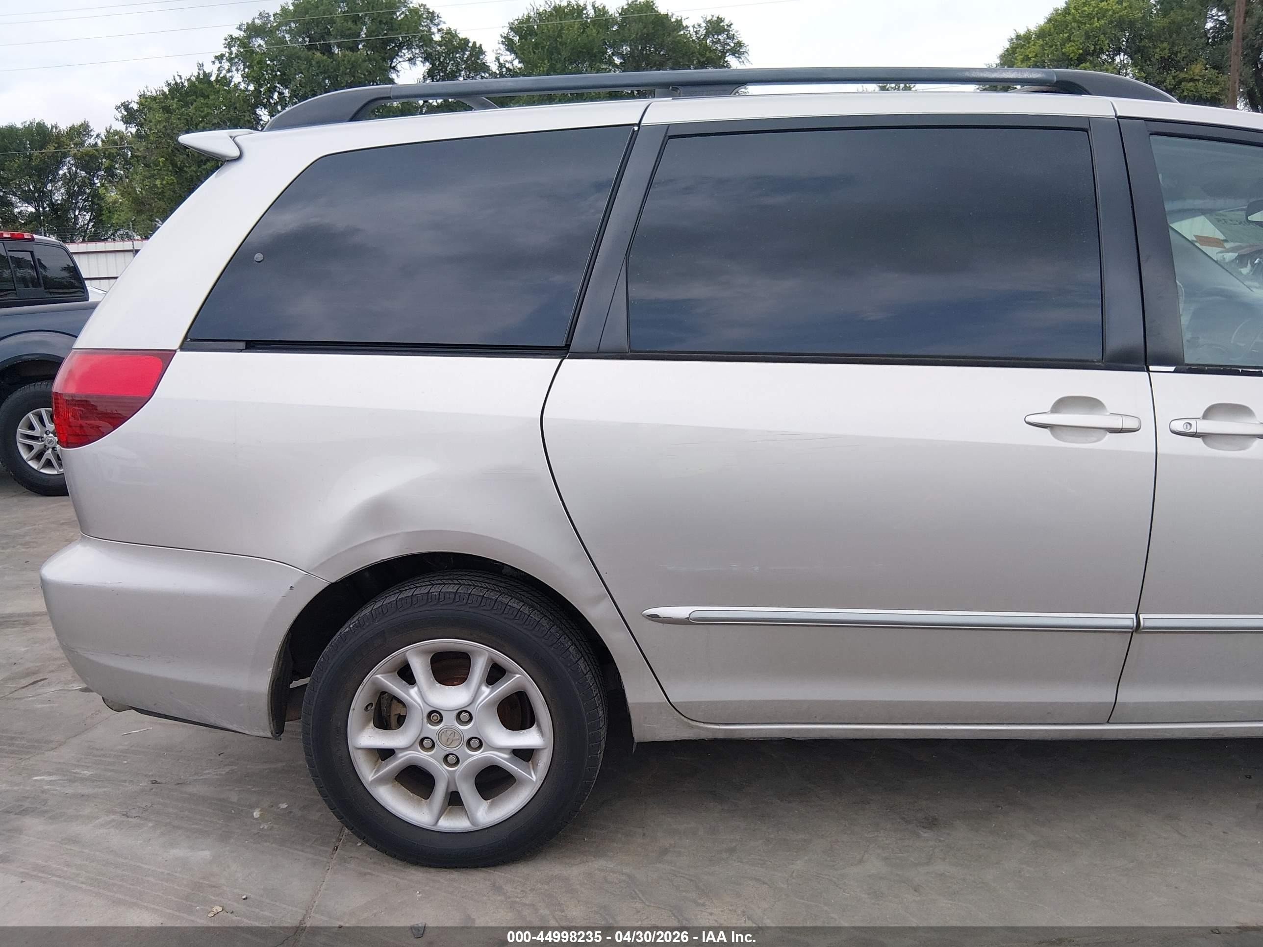 2005 Toyota Sienna Xle Limited Серый vin: 5TDBA22C45S030034