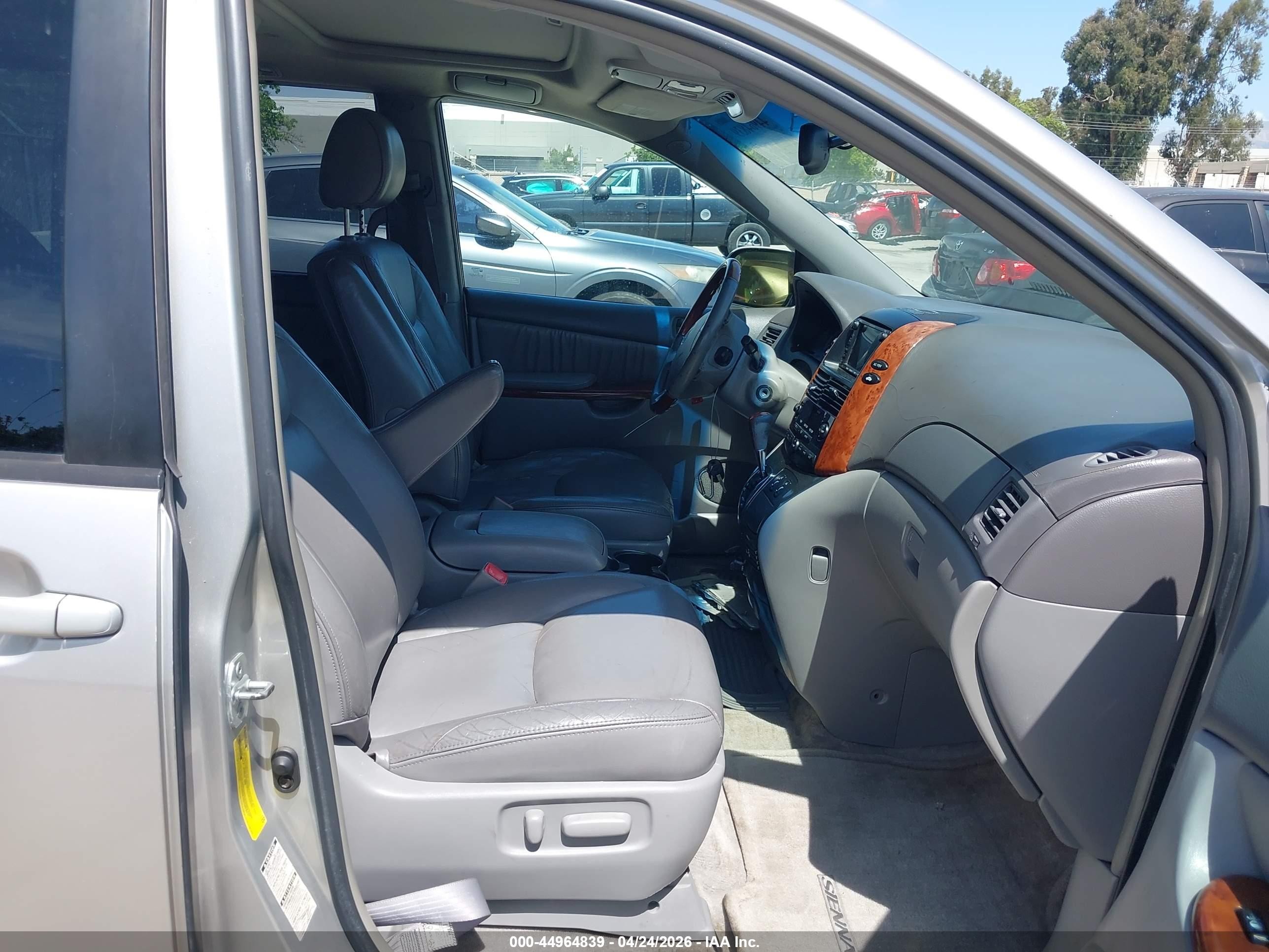 2005 Toyota Sienna Xle Limited Silver vin: 5TDBA22C45S031961