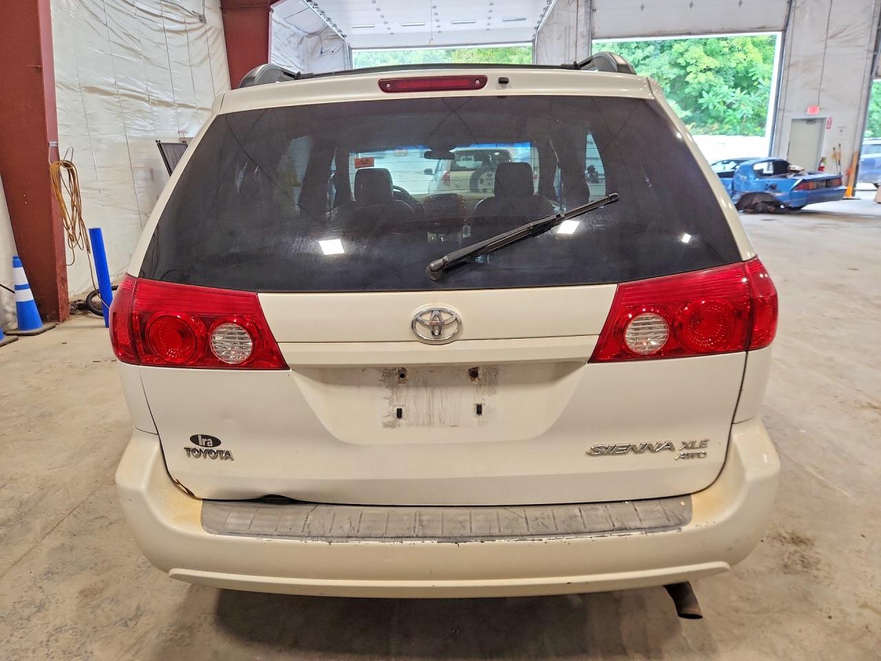 2006 Toyota Sienna Xle 7 Passenger Белый vin: 5TDBA22C46S067277