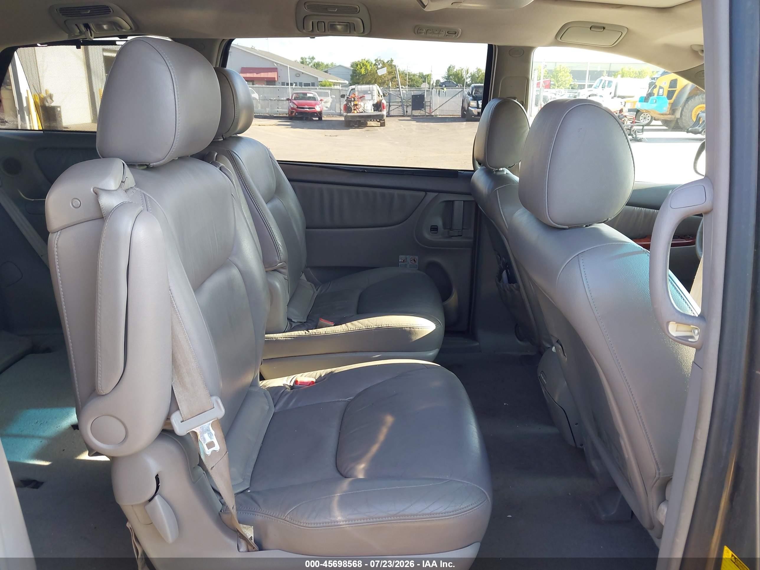 2004 Toyota Sienna Xle Gray vin: 5TDBA22C54S005111
