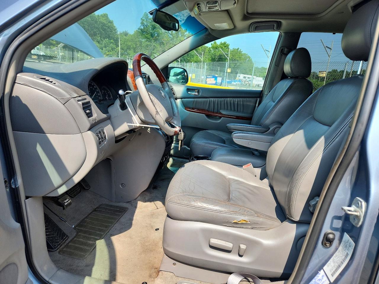 2004 Toyota Sienna Xle Limited 7 Passenger Blue vin: 5TDBA22C54S012740