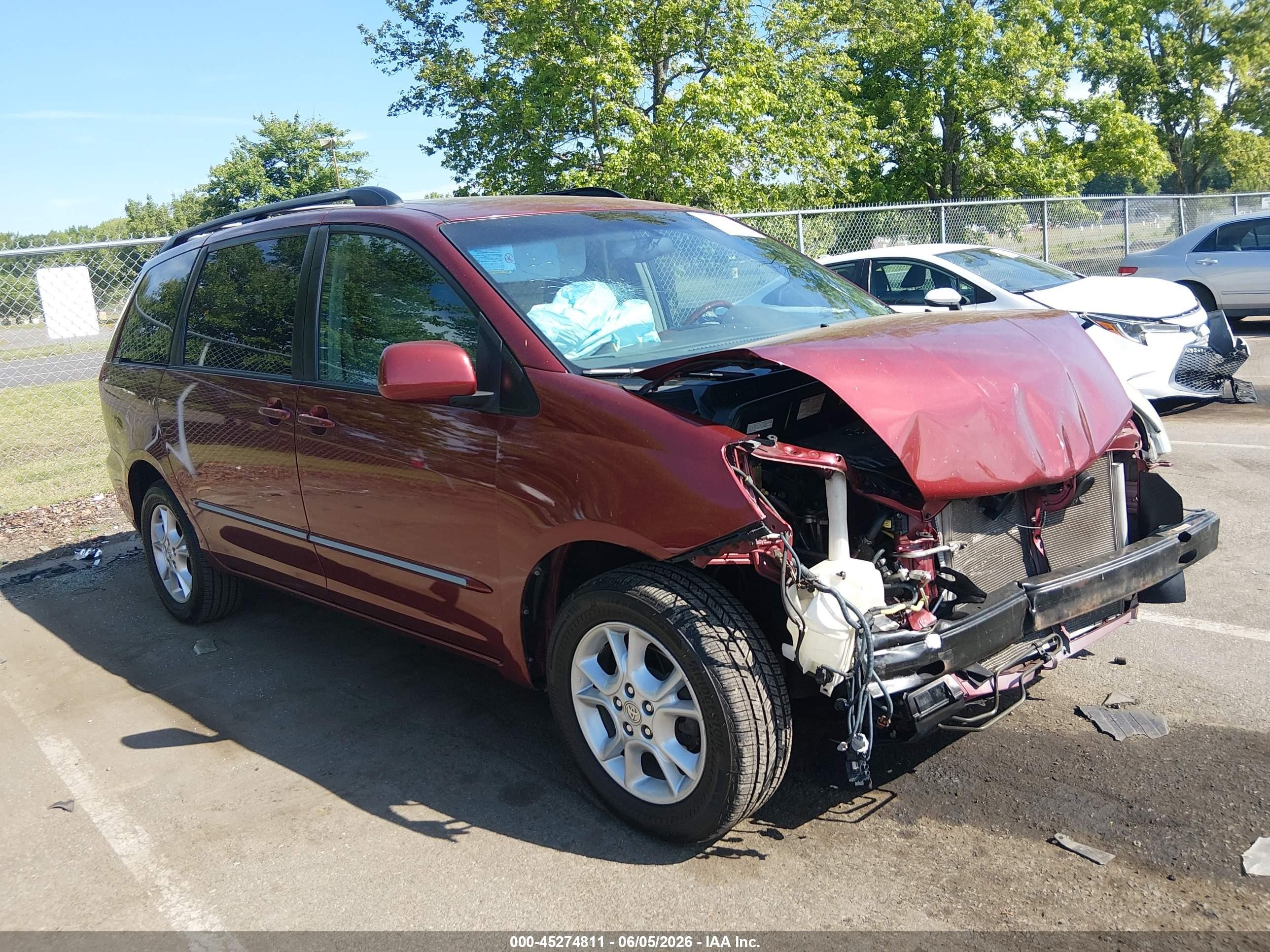 2004 Toyota Sienna Xle Limited Red vin: 5TDBA22C54S025388