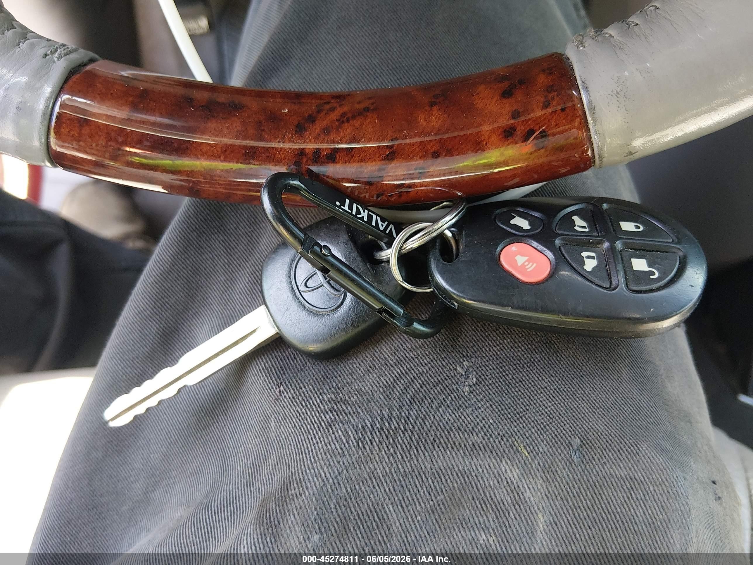 2004 Toyota Sienna Xle Limited Red vin: 5TDBA22C54S025388