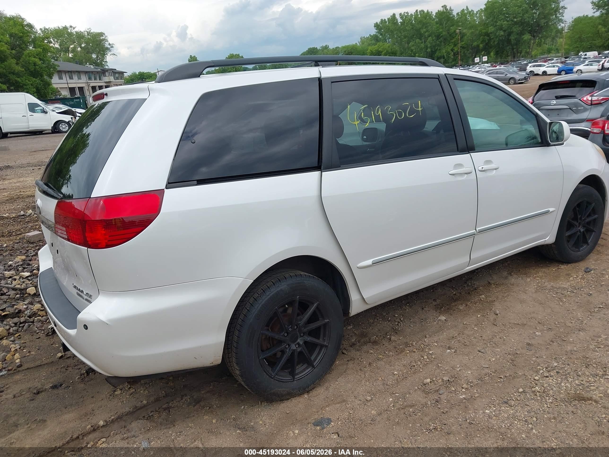 2004 Toyota Sienna Xle Limited White vin: 5TDBA22C54S025391
