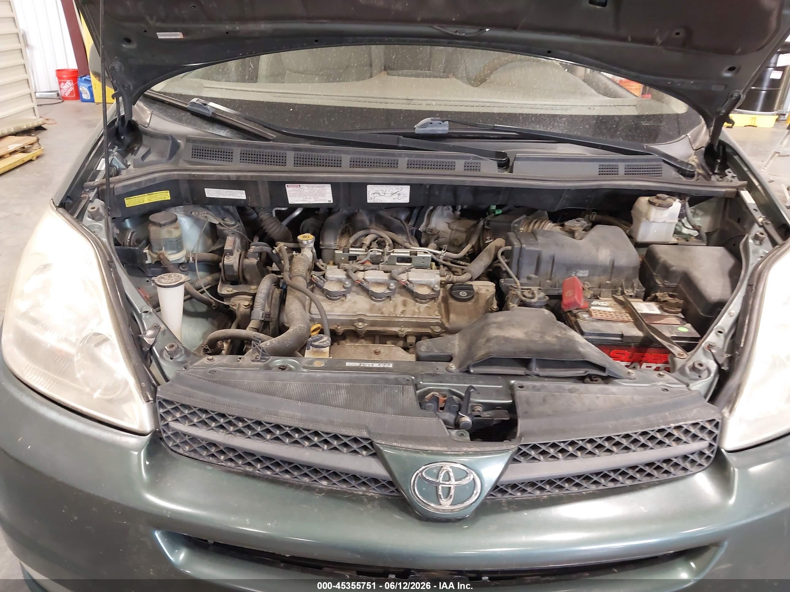 2004 Toyota Sienna Xle Серый vin: 5TDBA22C54S025584