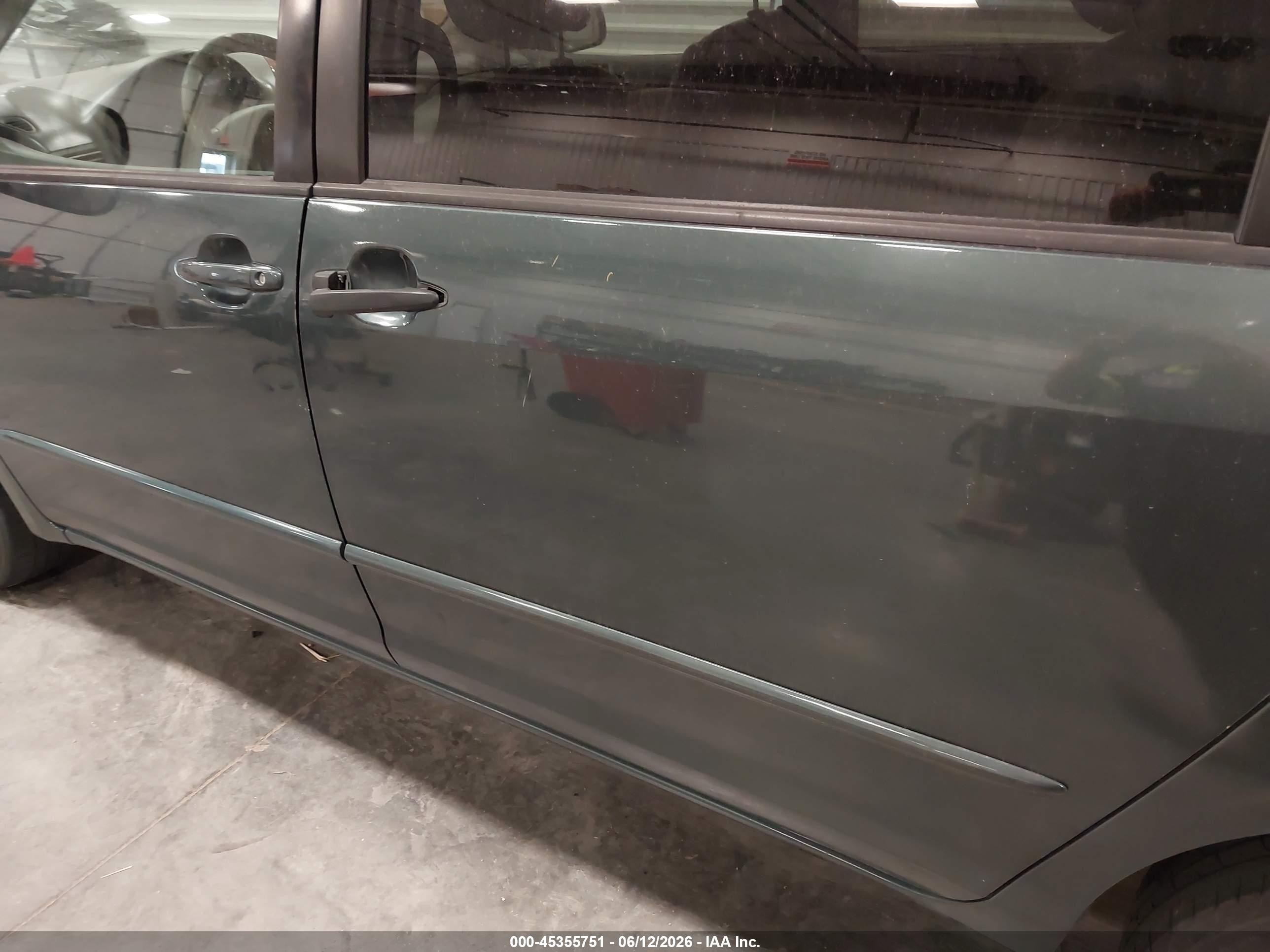 2004 Toyota Sienna Xle Серый vin: 5TDBA22C54S025584