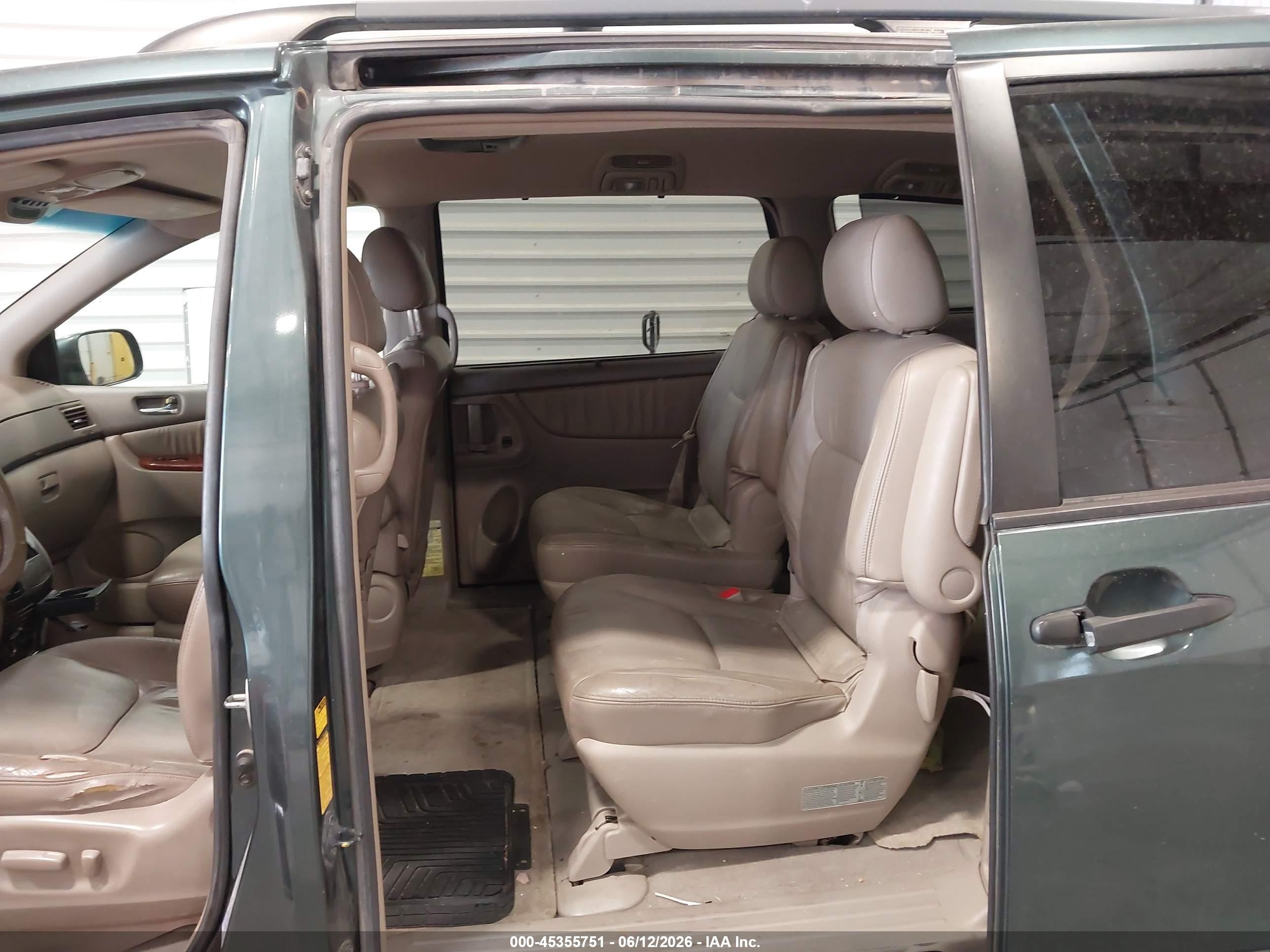 2004 Toyota Sienna Xle Серый vin: 5TDBA22C54S025584
