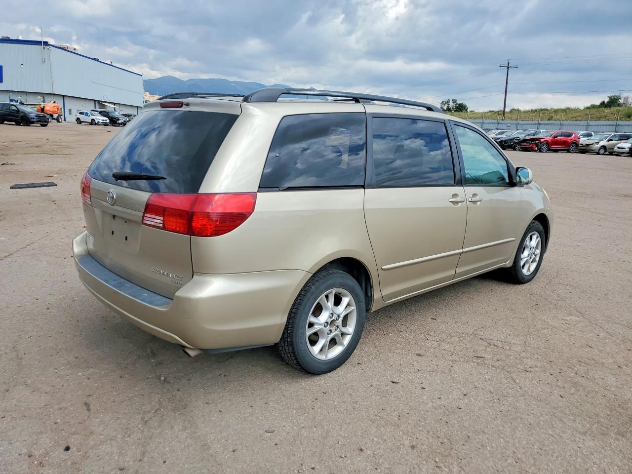 2005 Toyota Sienna Xle 7 Passenger Gold vin: 5TDBA22C55S036134