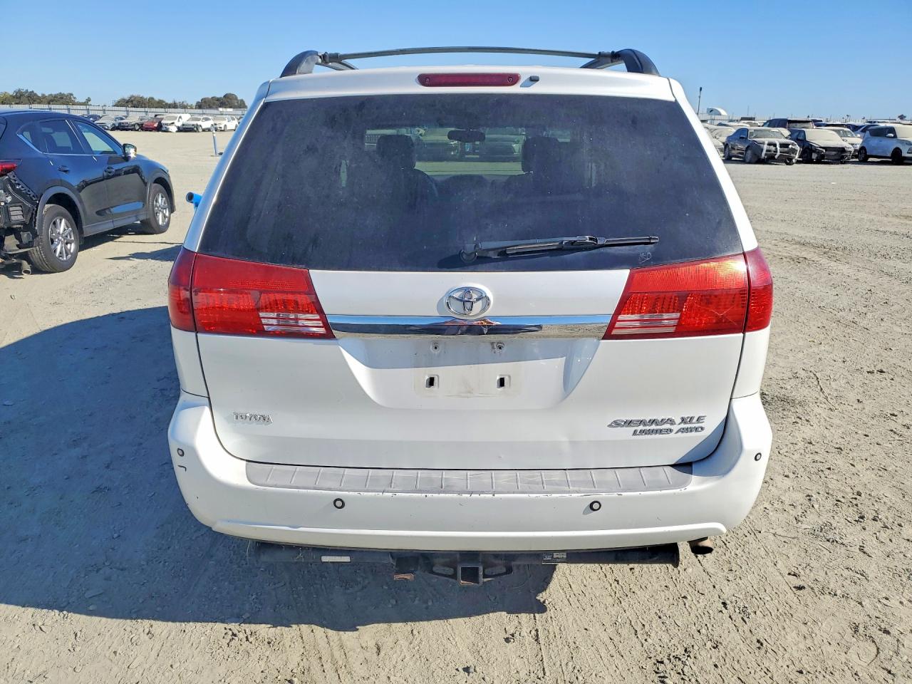 2005 Toyota Sienna Xle Limited 7 Passenger White vin: 5TDBA22C55S047621
