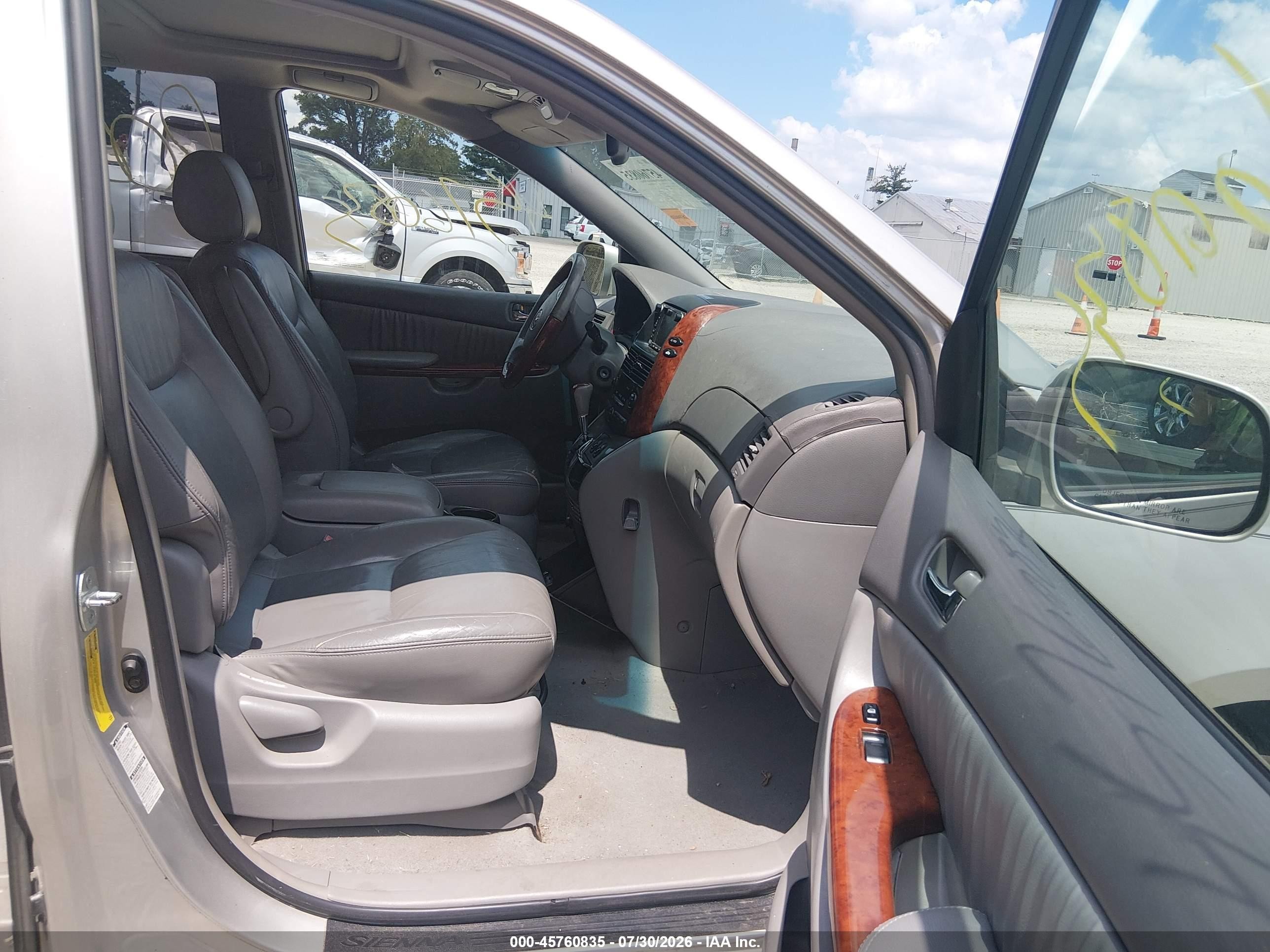 2004 Toyota Sienna Xle Limited Silver vin: 5TDBA22C64S010804