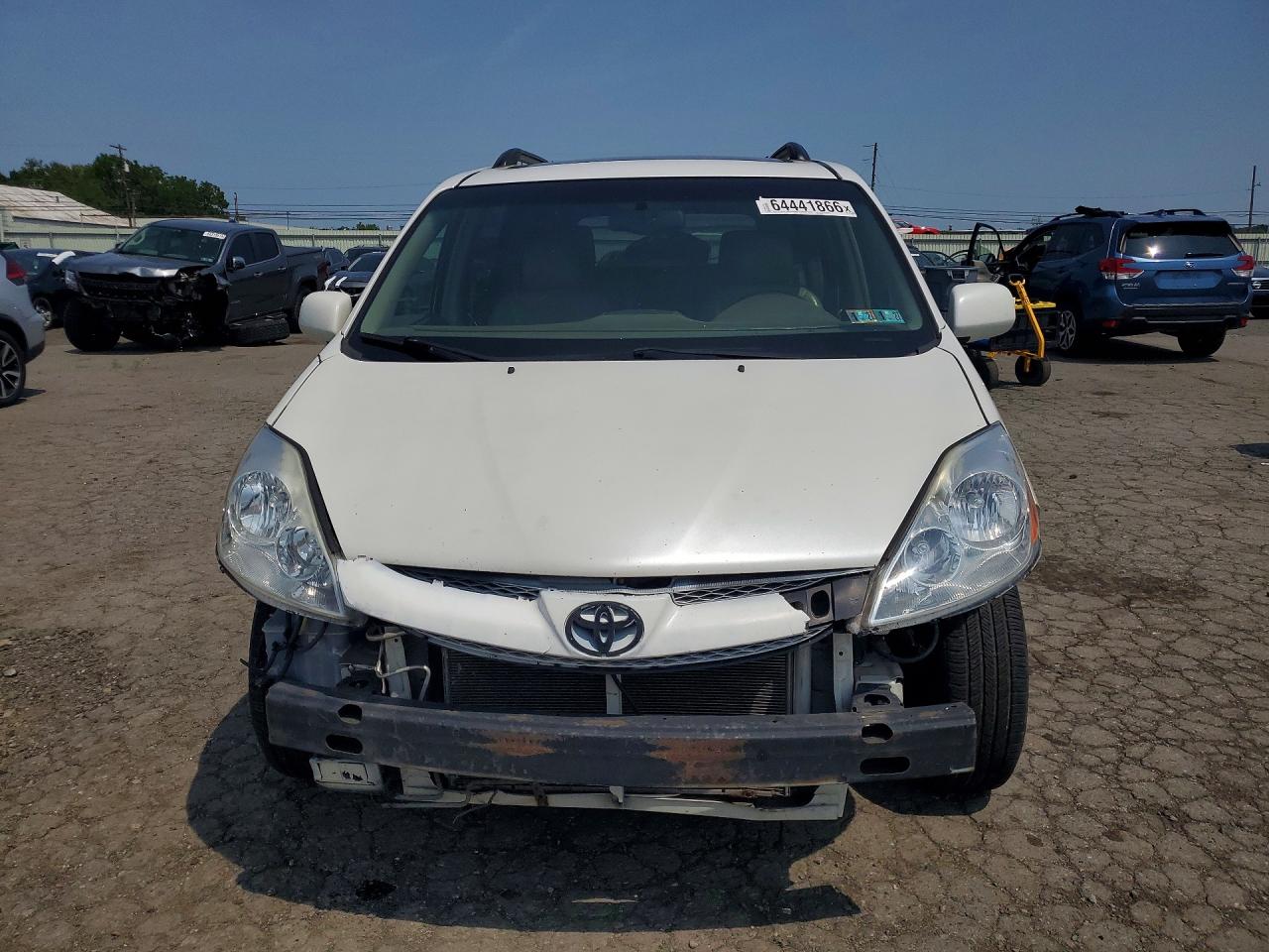 2005 Toyota Sienna Xle Limited 7 Passenger White vin: 5TDBA22C65S045876