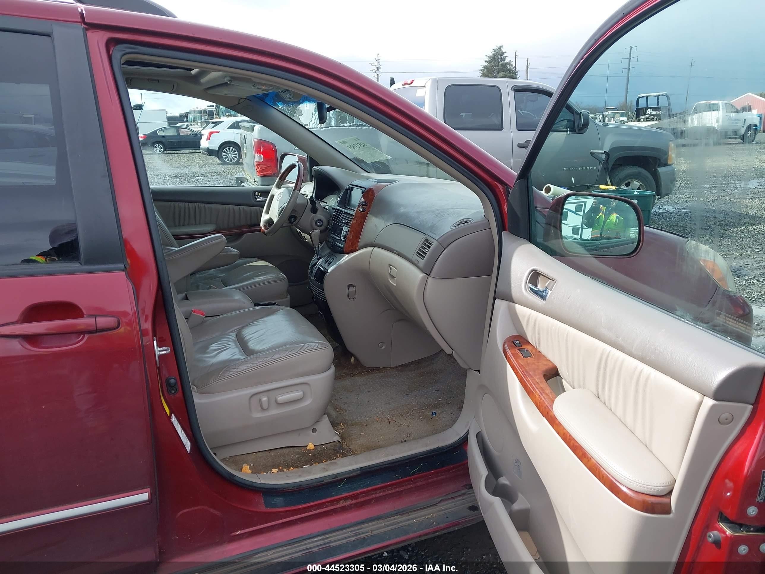 2005 Toyota Sienna Xle Limited Red vin: 5TDBA22C65S050236