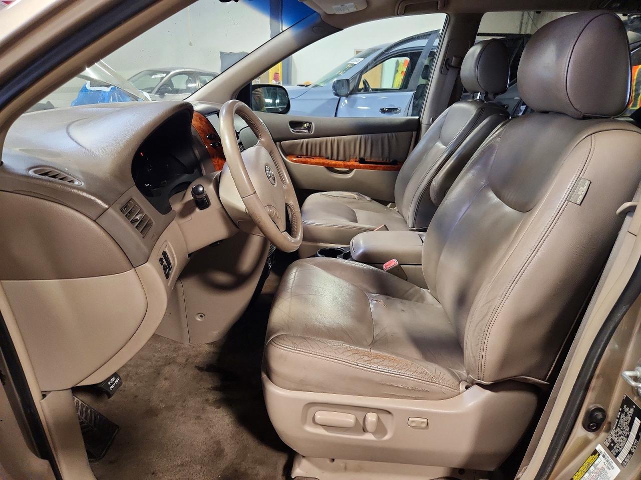 2006 Toyota Sienna Xle 7 Passenger Beige vin: 5TDBA22C66S058225