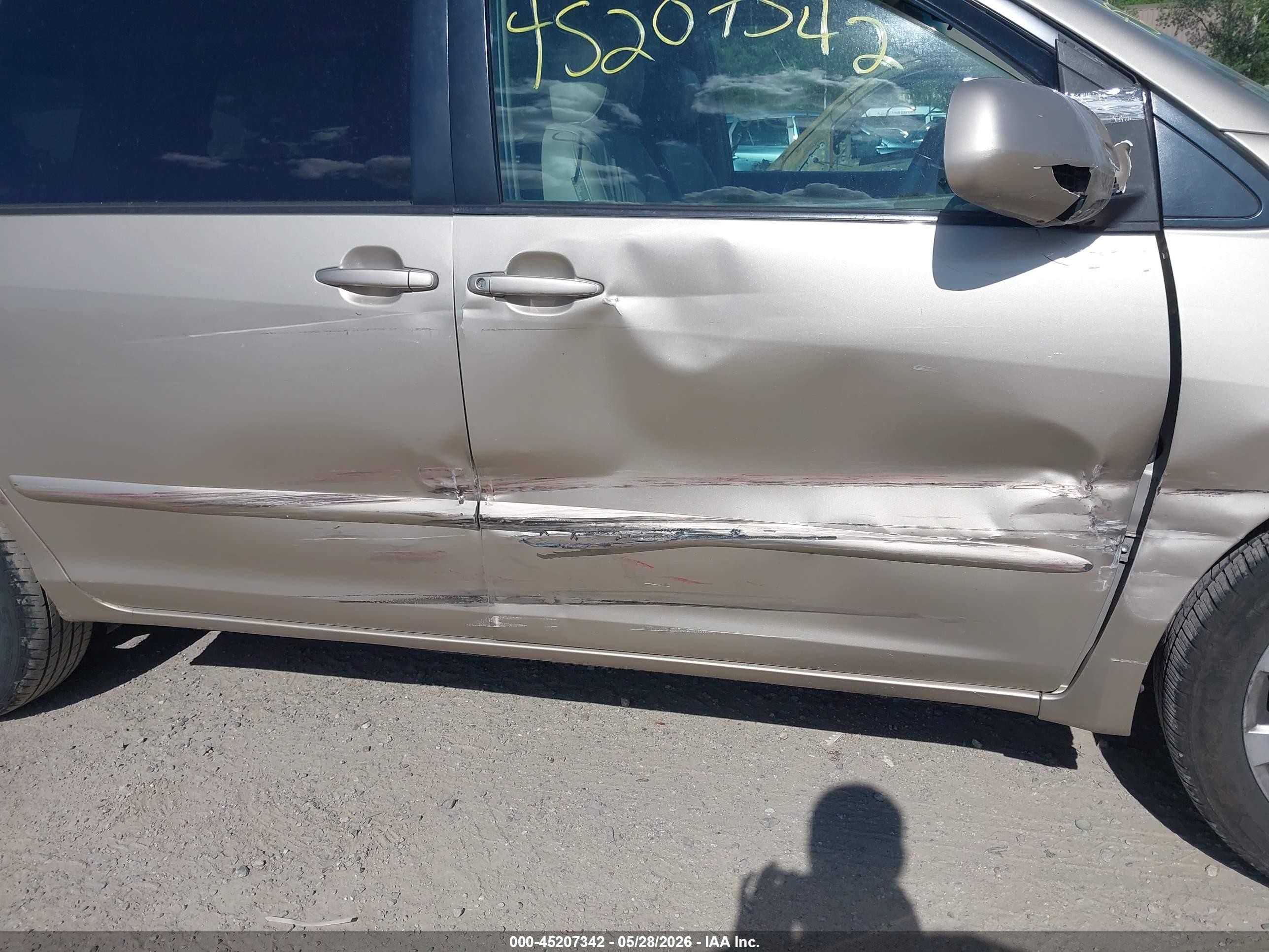 2006 Toyota Sienna Xle Золотой vin: 5TDBA22C66S071993