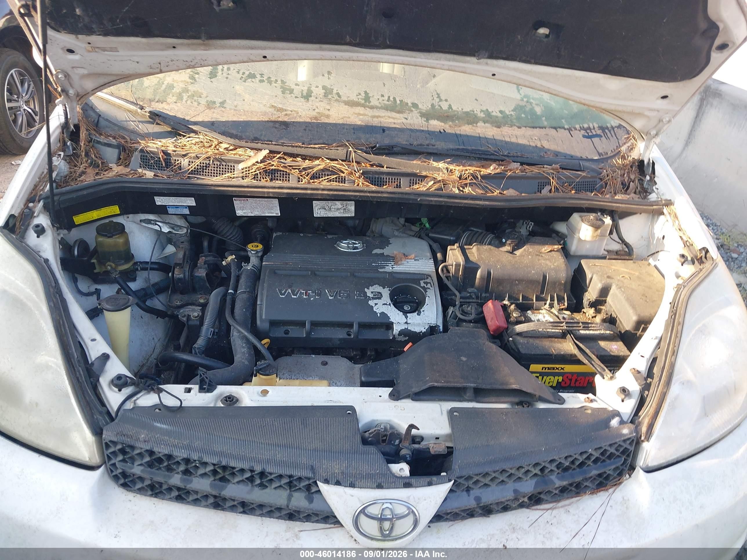 2004 Toyota Sienna Xle White vin: 5TDBA22C74S003635