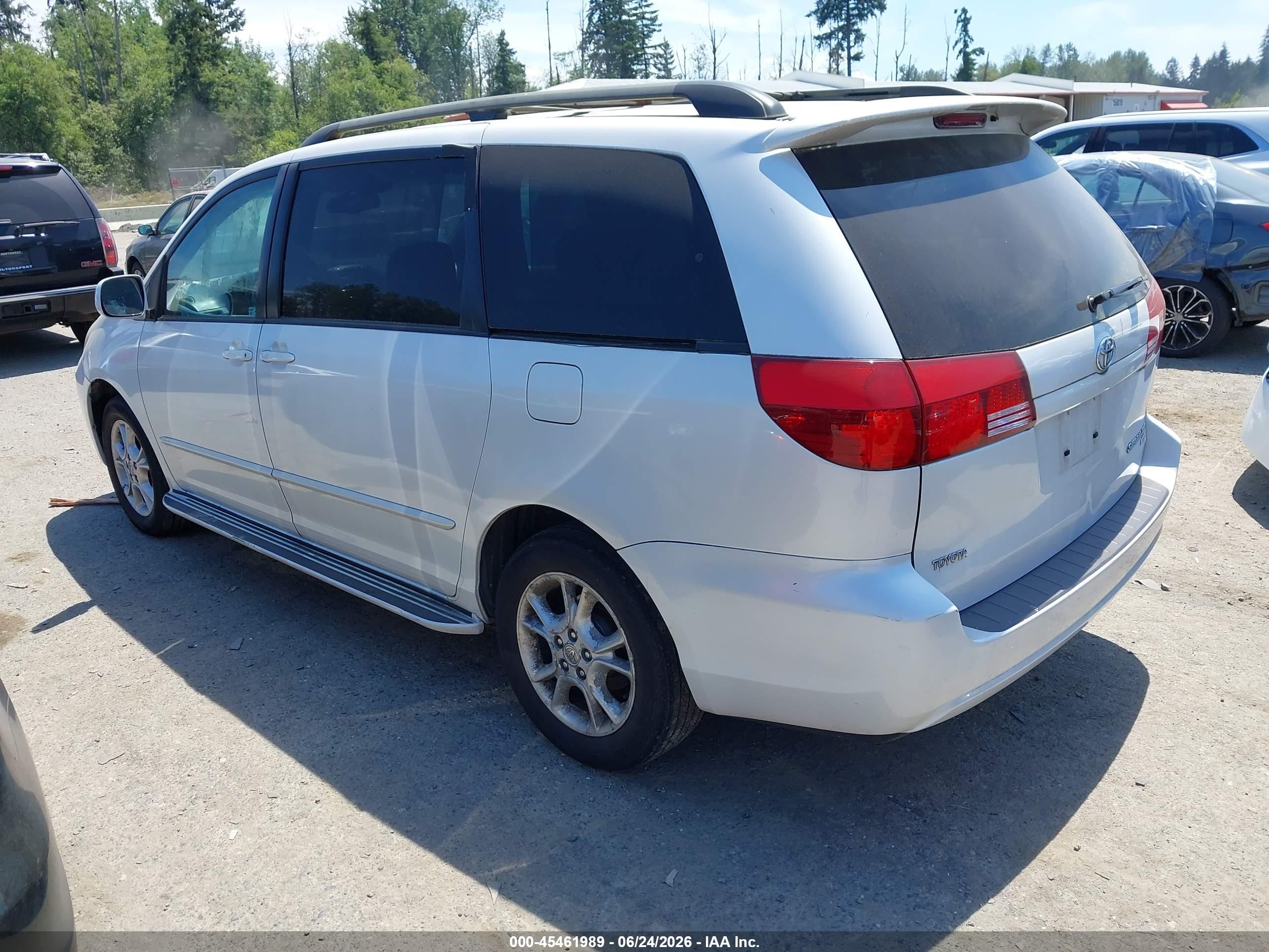 2005 Toyota Sienna Xle White vin: 5TDBA22C75S041206
