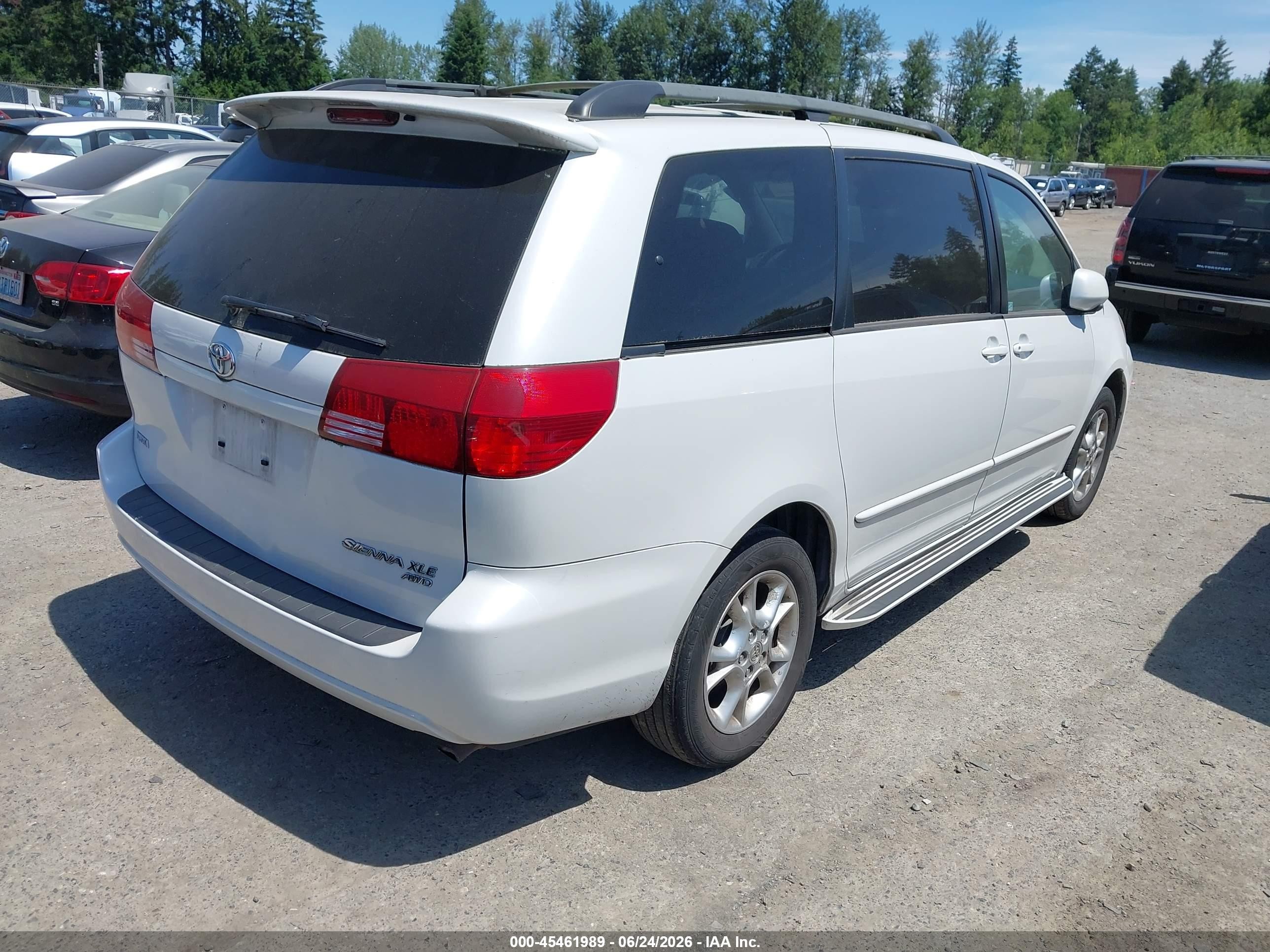 2005 Toyota Sienna Xle White vin: 5TDBA22C75S041206