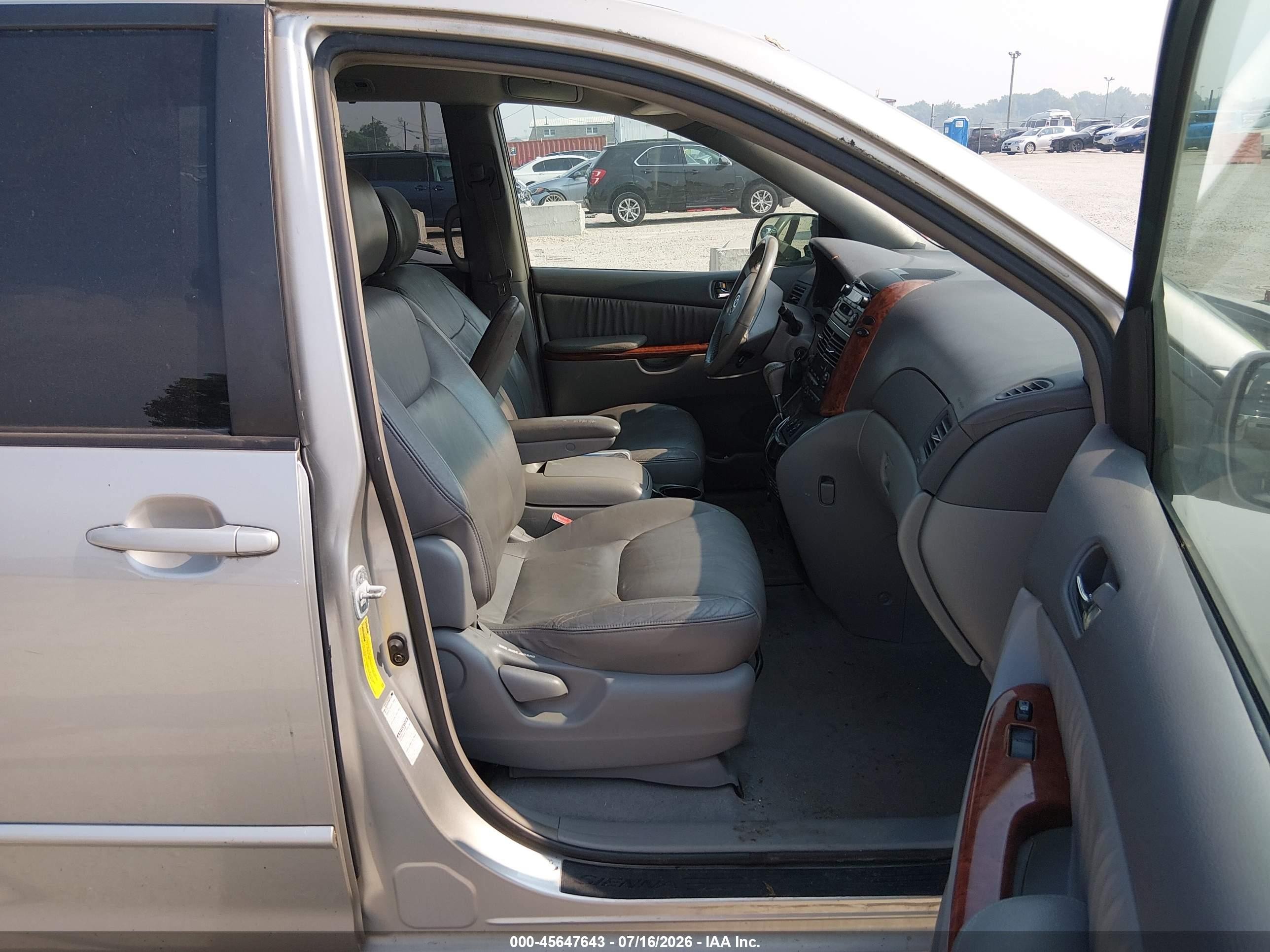 2004 Toyota Sienna Xle Silver vin: 5TDBA22C84S006835